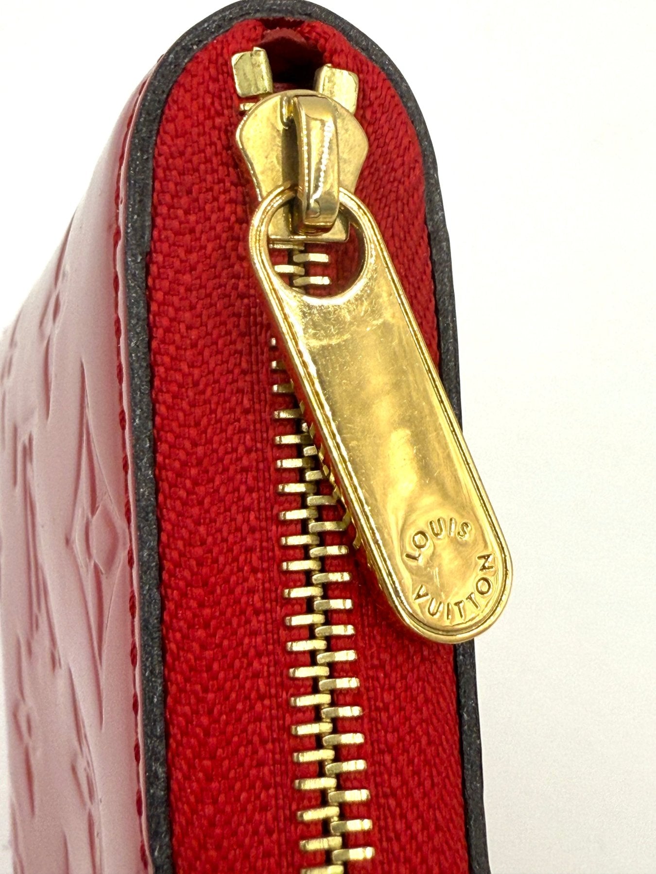 LOUIS VUITTON Zippy Coin Monogram Vernis rouge - Clutch & Macarons - Clutch & Macarons -