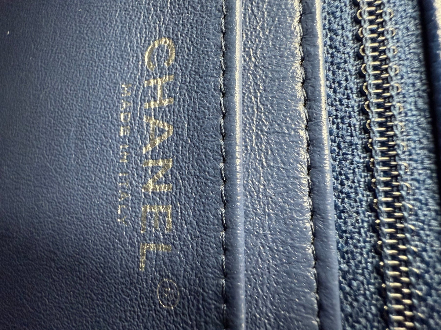 CHANEL Mini Square Flap Bag Caviar blau - Clutch & Macarons - 24572438 - Clutch & Macarons -