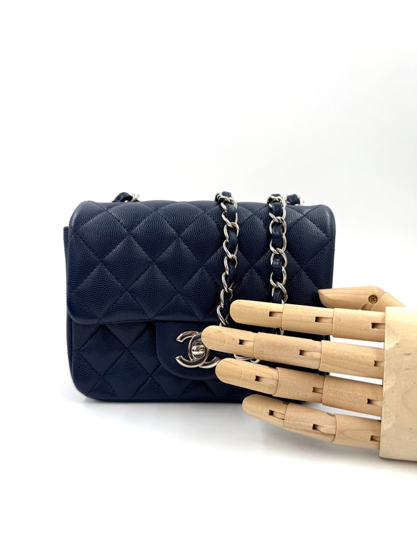 CHANEL Mini Square Flap Bag Caviar blau - Clutch & Macarons - 24572438 - Clutch & Macarons -