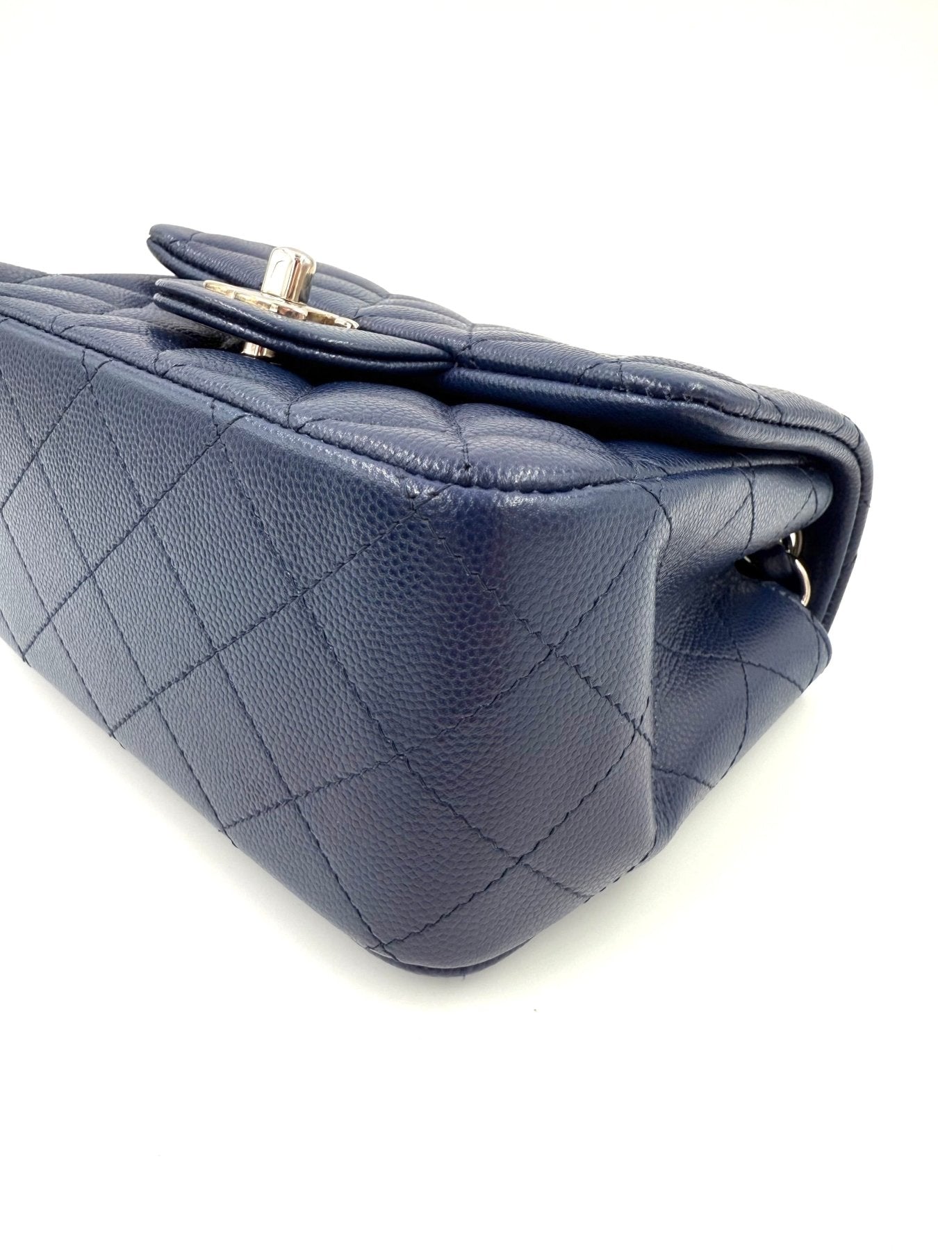 CHANEL Mini Square Flap Bag Caviar blau - Clutch & Macarons - 24572438 - Clutch & Macarons -