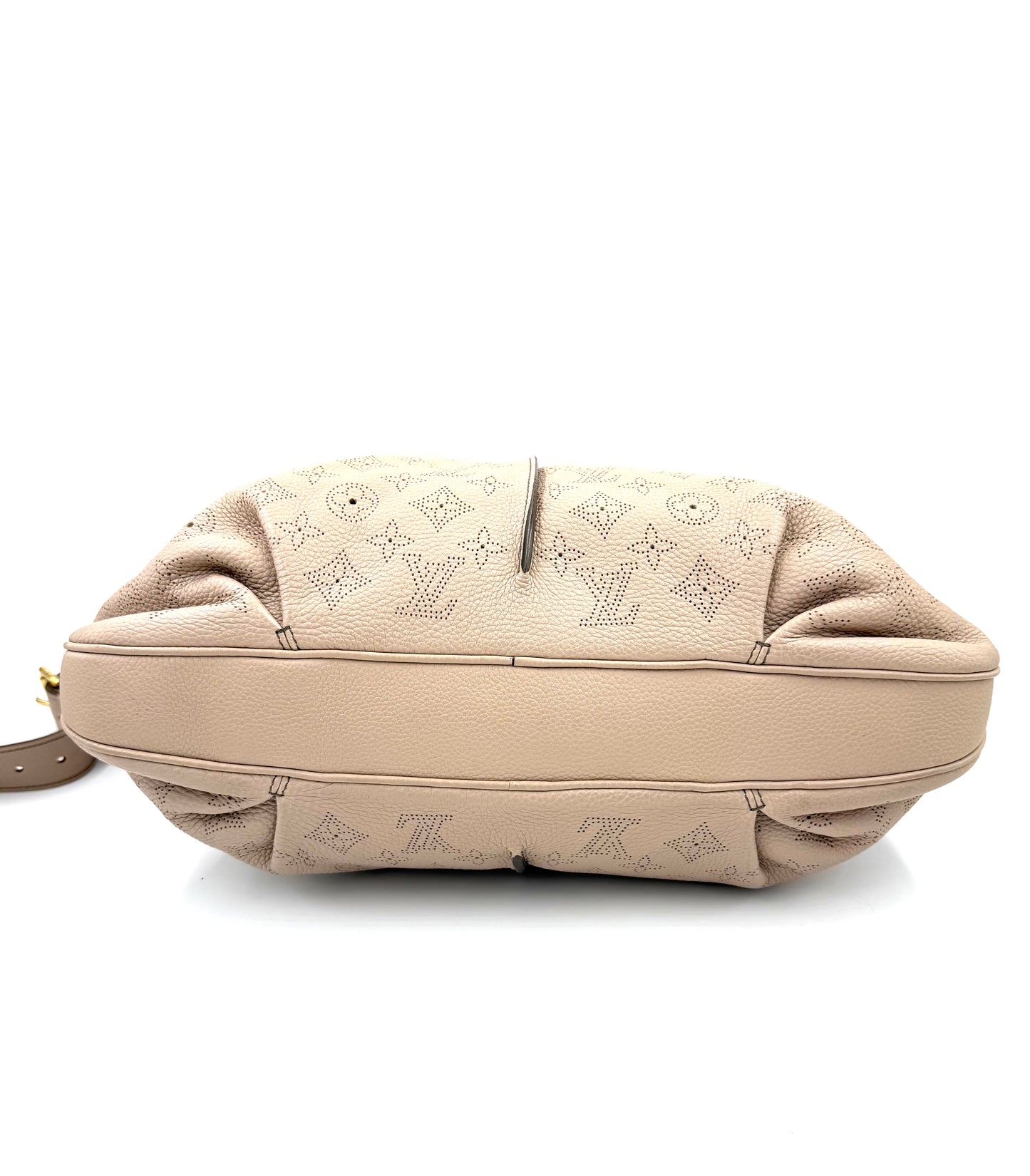 LOUIS VUITTON Selene PM mit Pochette Galet in beigem Leder mit Monogramm-Prägung, elegante Handtasche Seitenansicht.