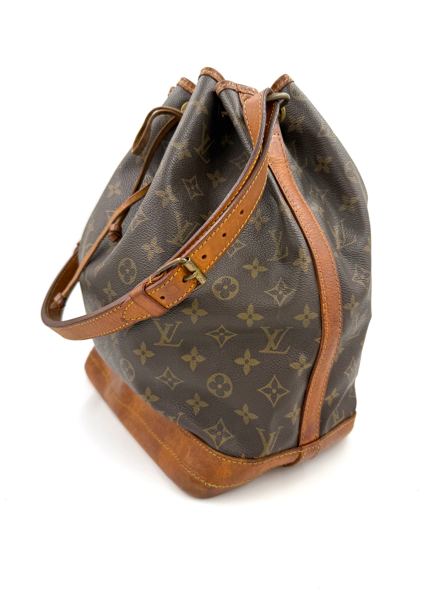 LOUIS VUITTON Noe grande Monogram Canvas