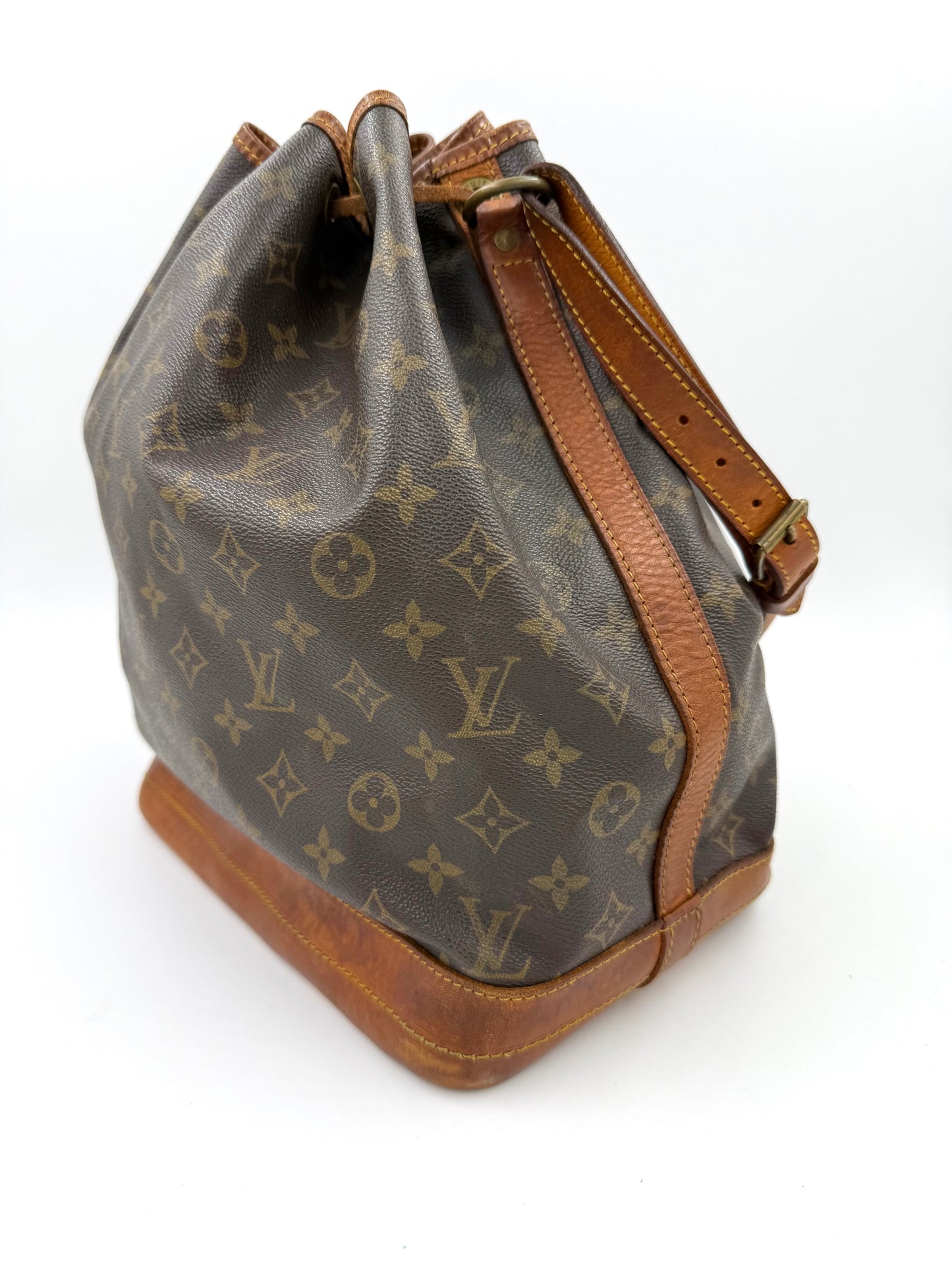 LOUIS VUITTON Noe grande Monogram Canvas