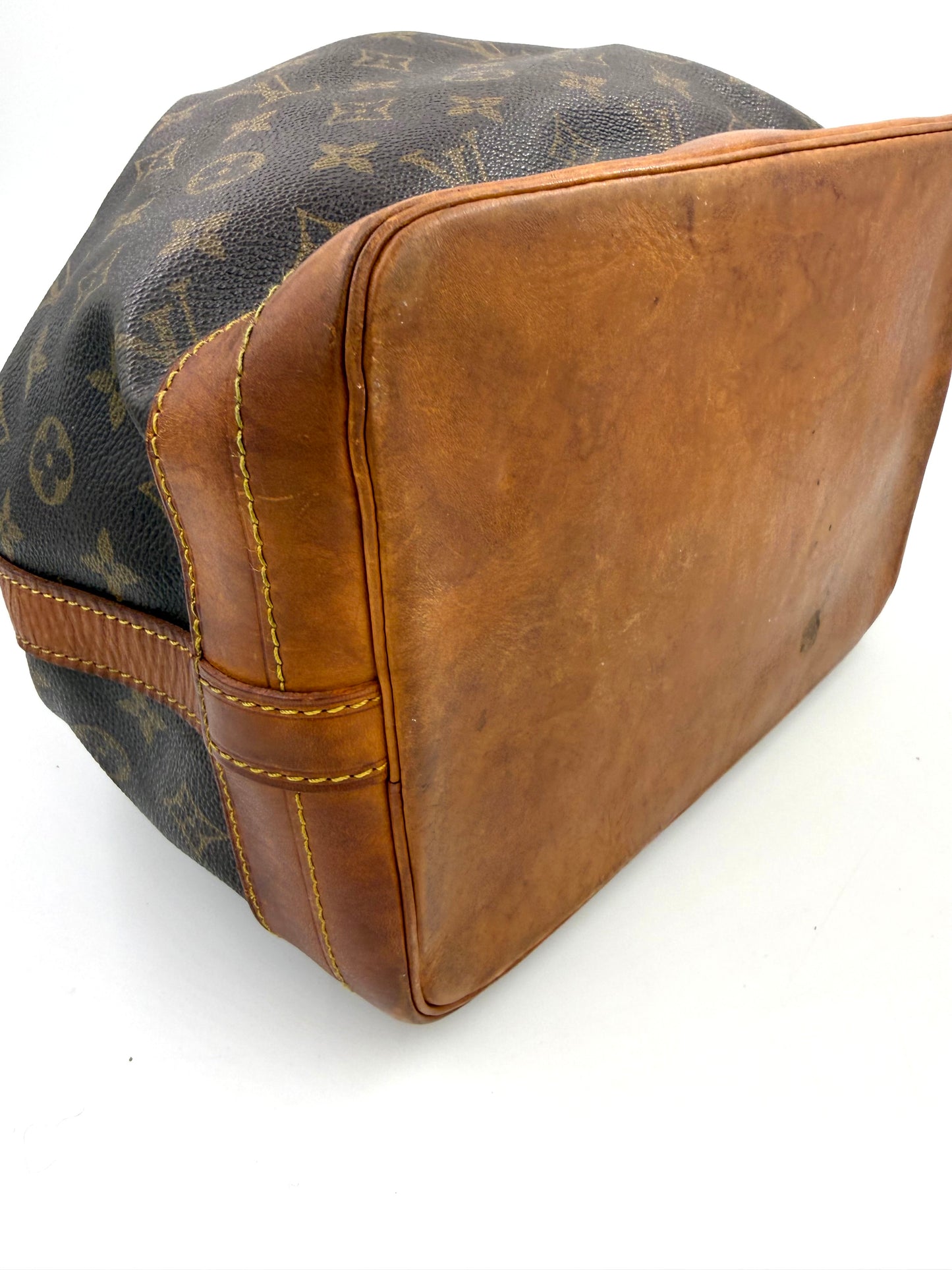 LOUIS VUITTON Noe grande Monogram Canvas