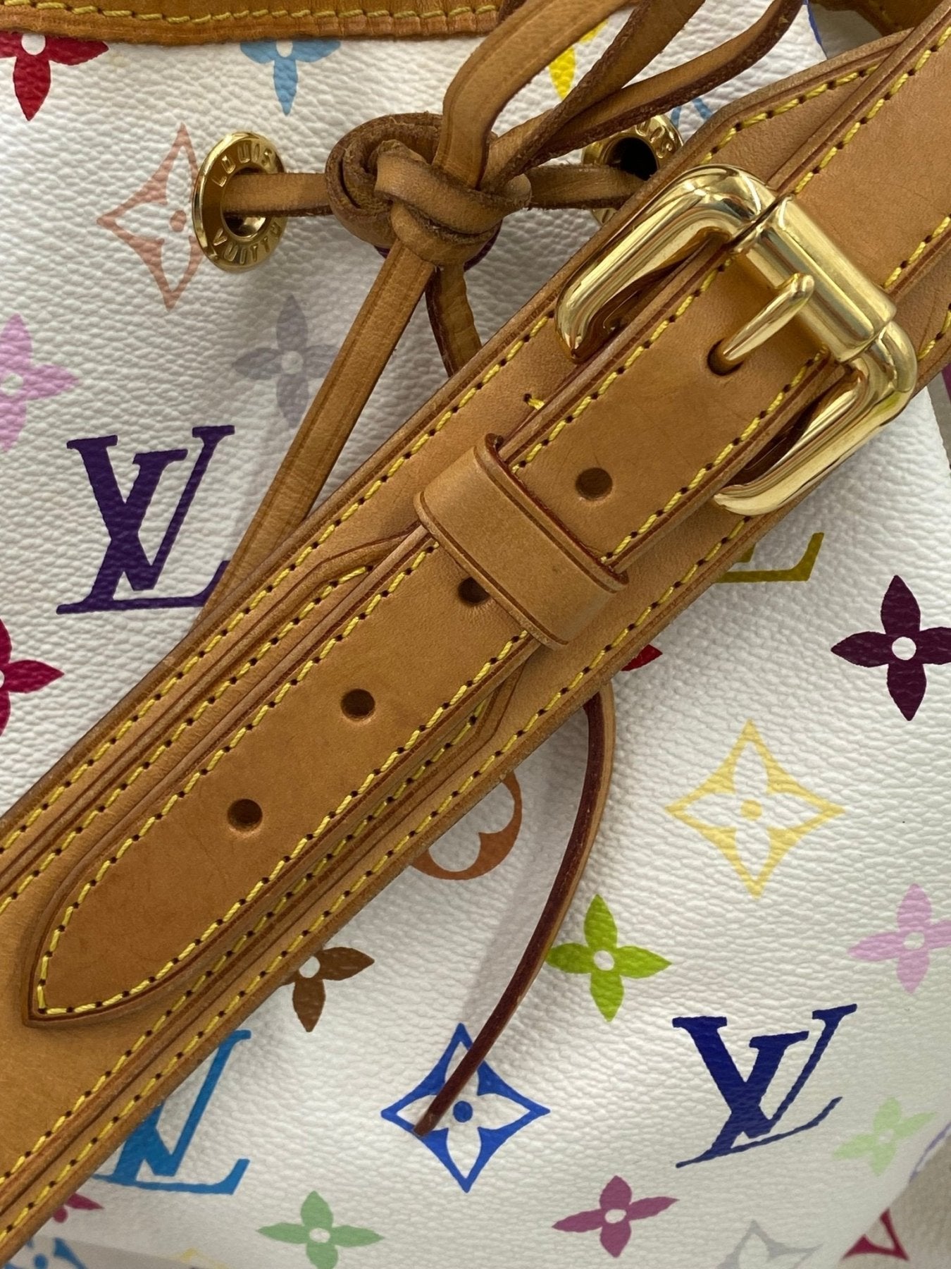 Louis Vuitton Noe petit Beuteltasche in Monogram Multicolor mit beigefarbenem Lederriemen und goldenen Beschlagen