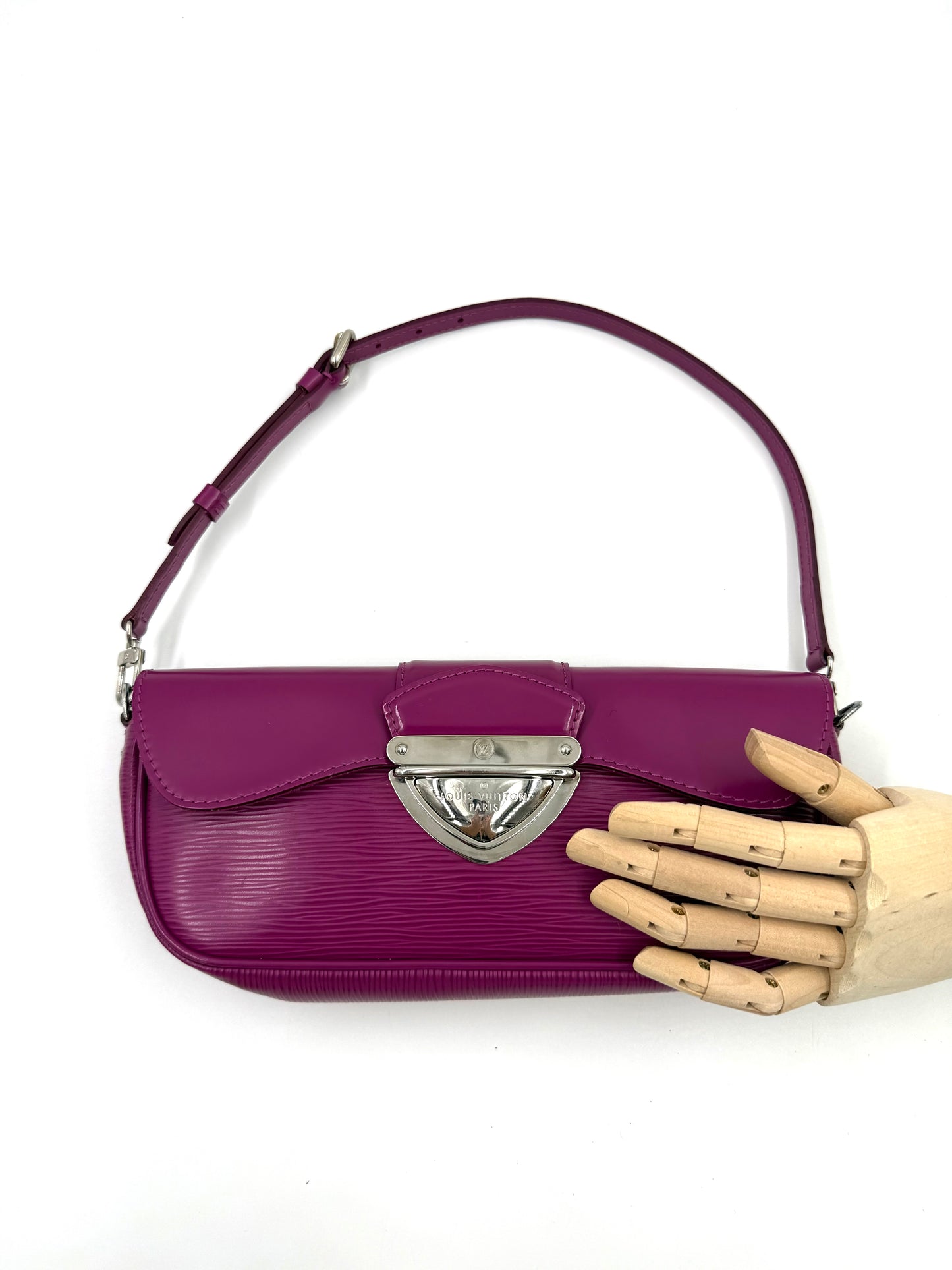 LOUIS VUITTON Pochette Montaigne Epi fuchsia