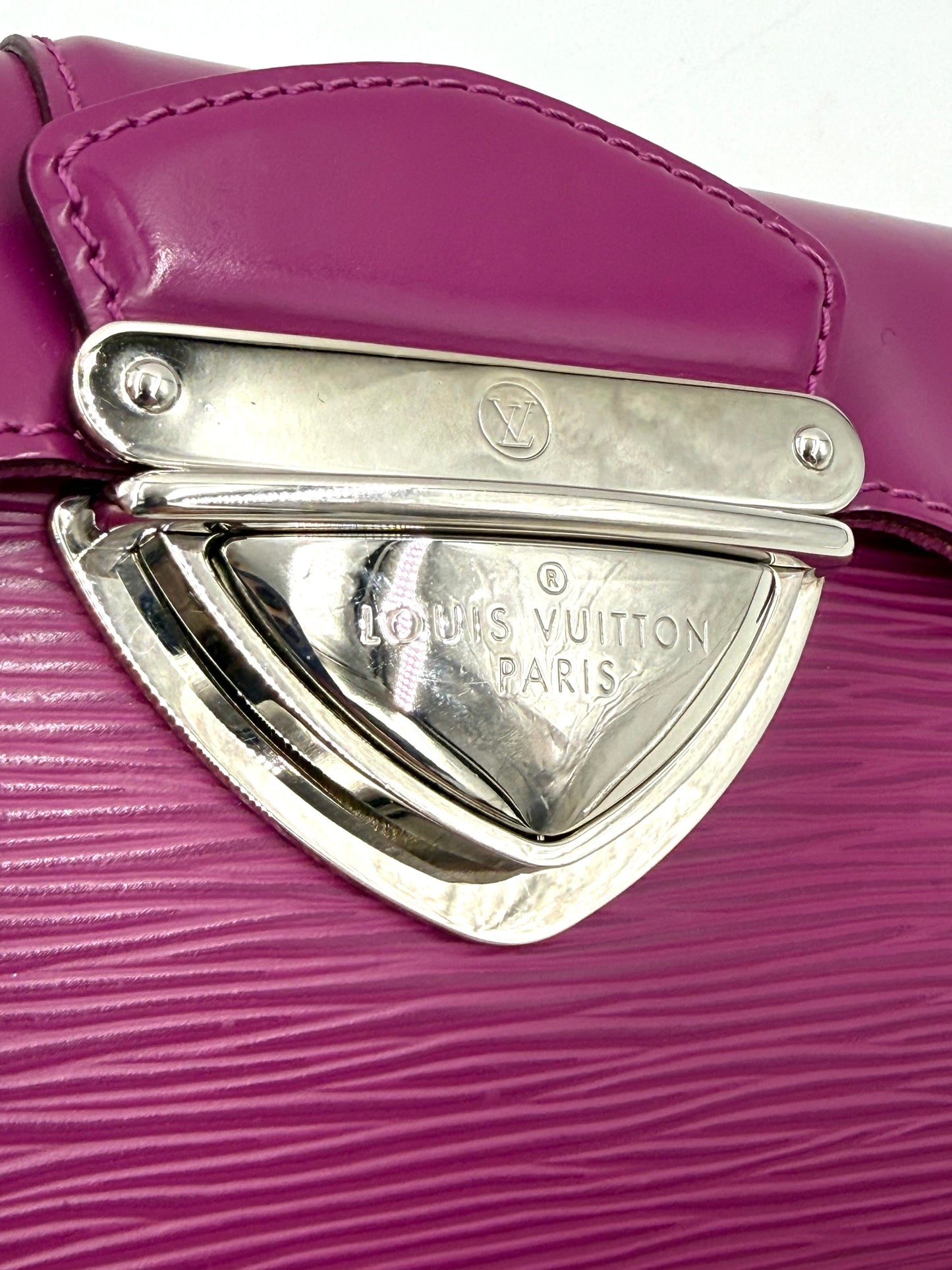 LOUIS VUITTON Pochette Montaigne Epi fuchsia