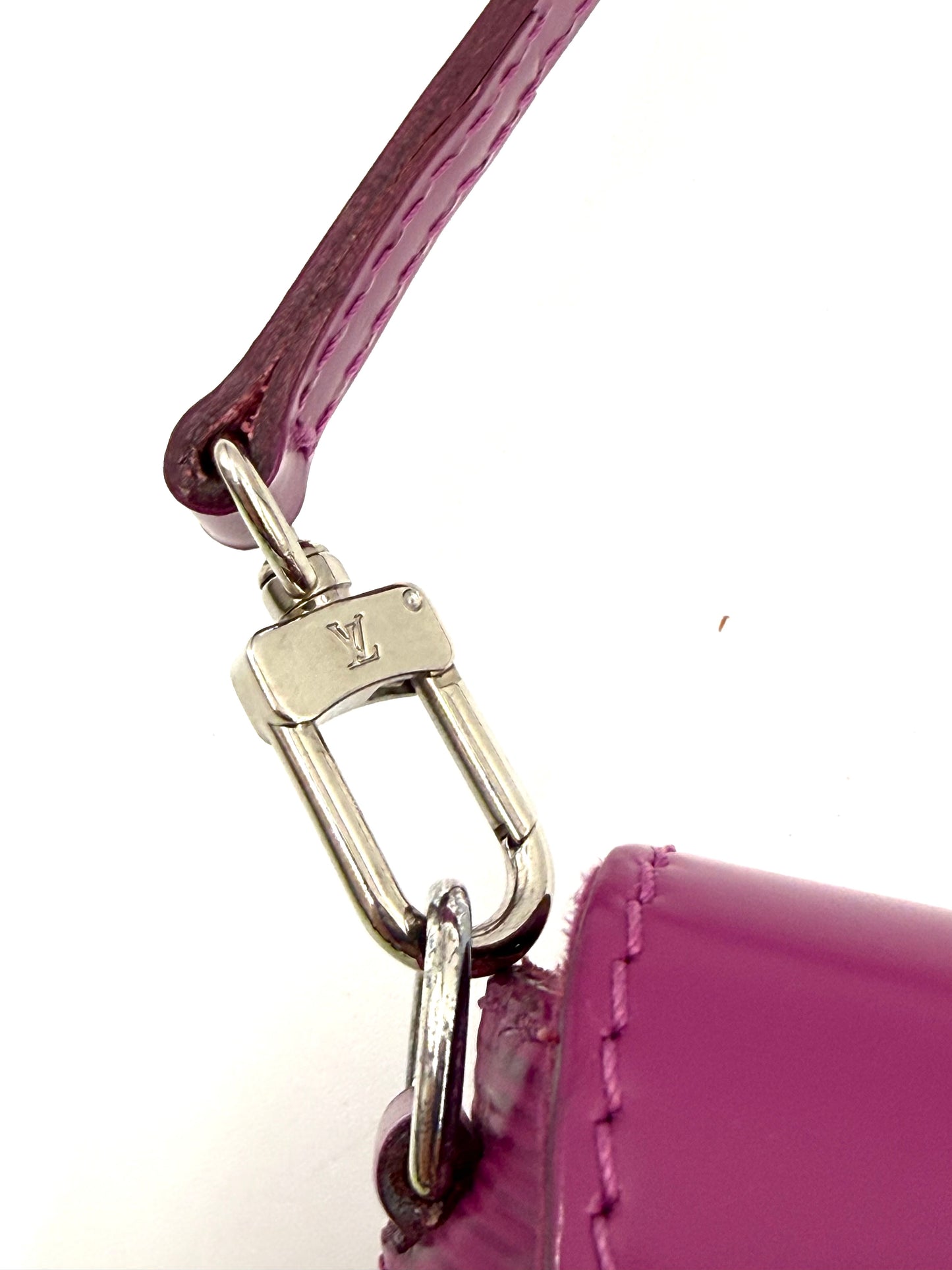 LOUIS VUITTON Pochette Montaigne Epi fuchsia