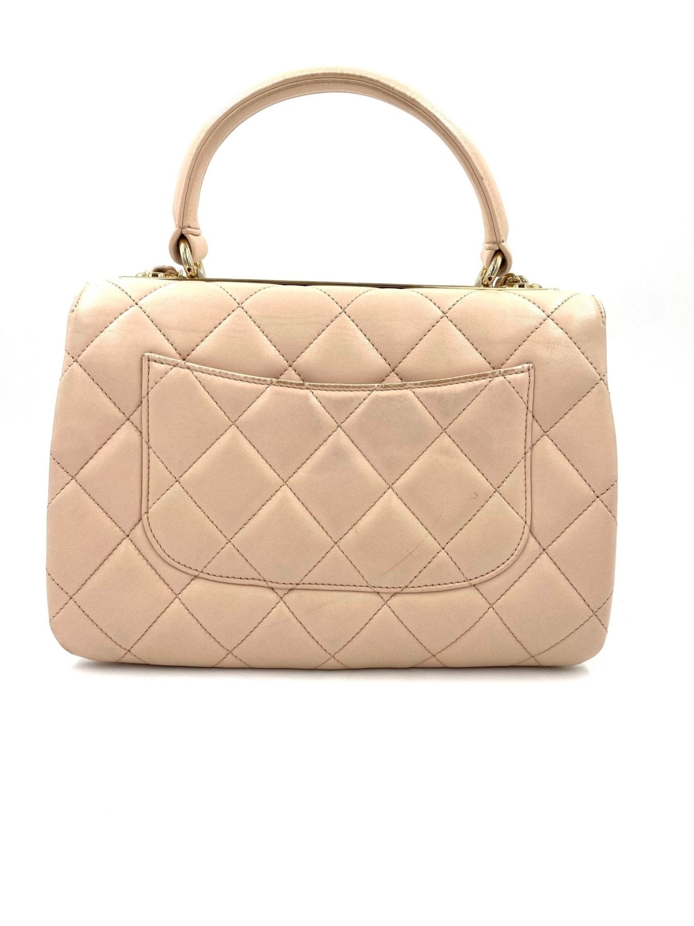 CHANEL Trendy CC Handtasche in Puderrosa, gestepptes Lammleder mit goldfarbenen Beschlagen und Griff