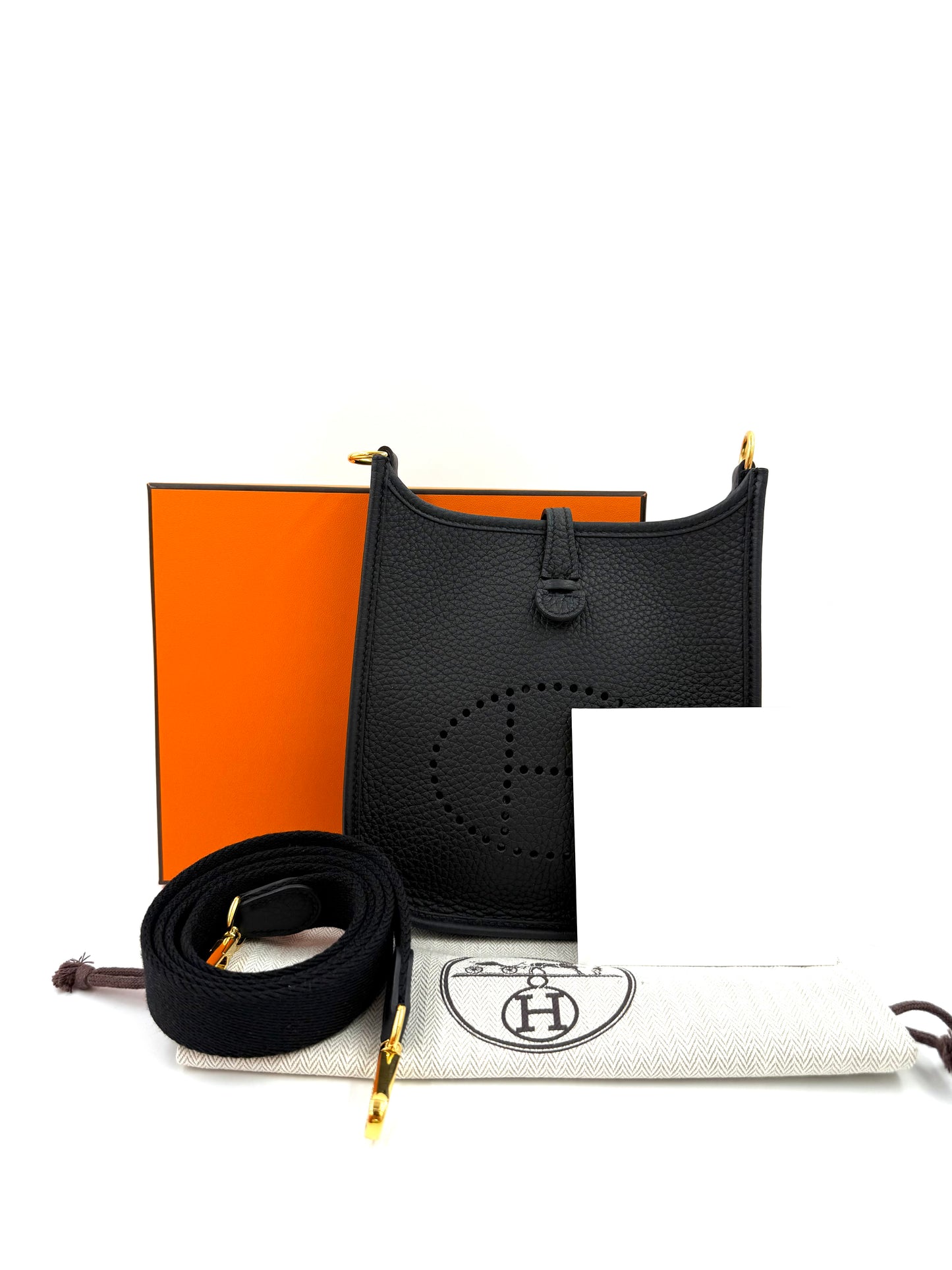 HERMÈS Evelyne 16 Taurillon Clemence schwarz GHW Schultertasche mit Goldhardware und Orangenbox