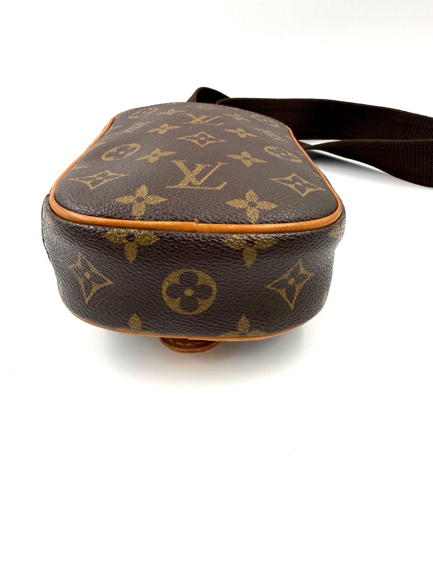 LOUIS VUITTON Pochette Gange Monogram Canvas