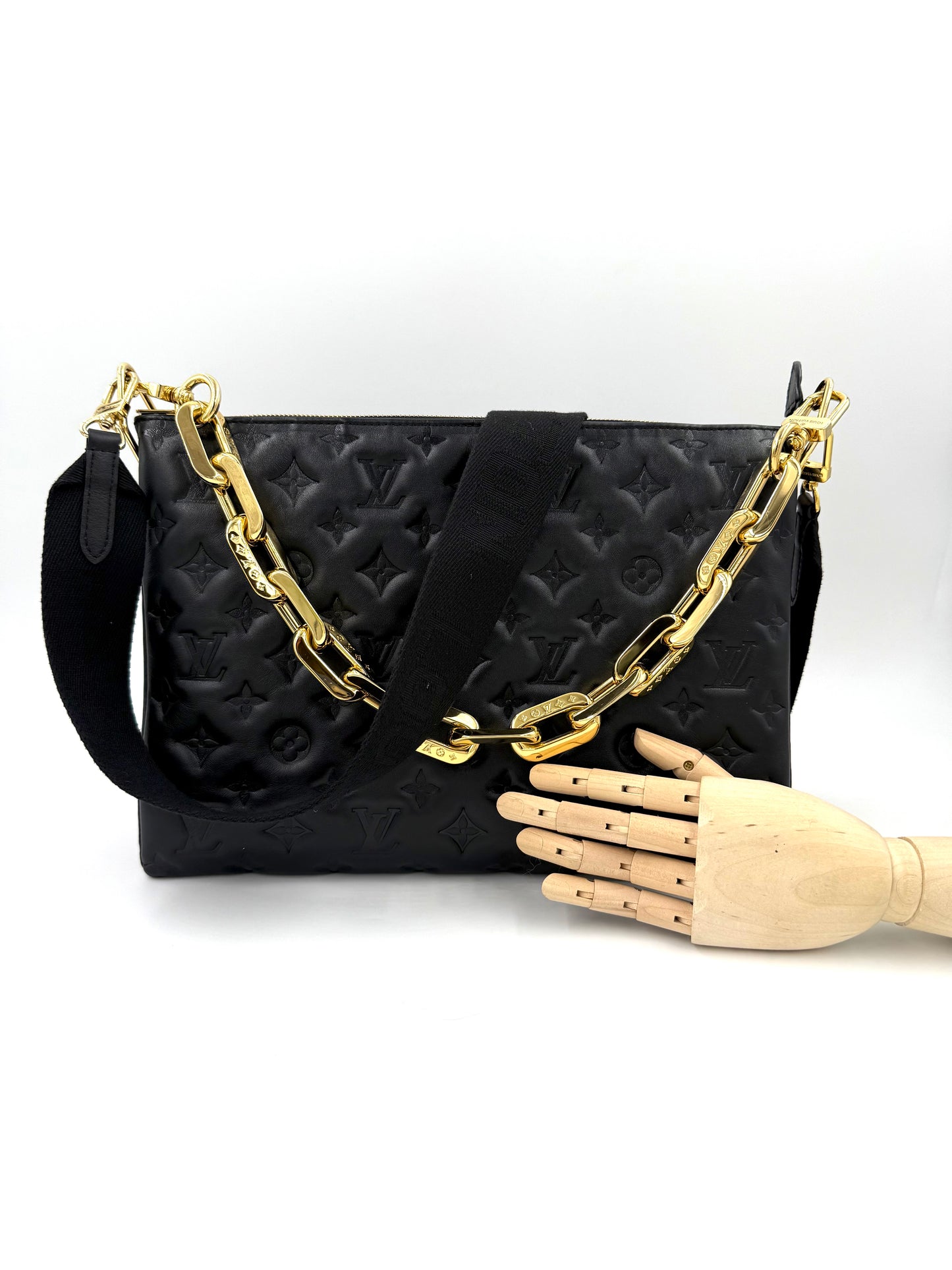 LOUIS VUITTON Coussin MM Monogram Empreinte schwarz