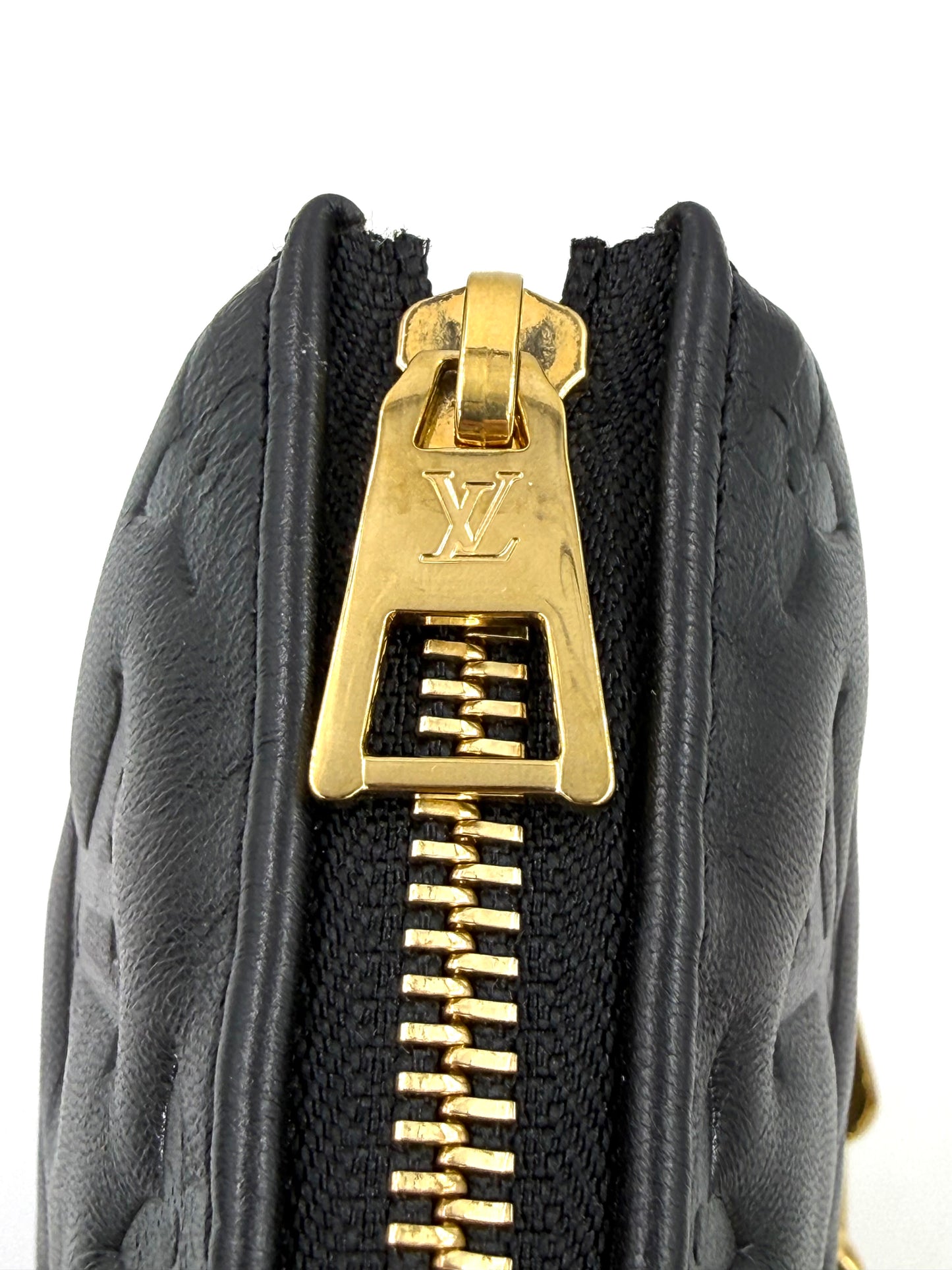 LOUIS VUITTON Coussin MM Monogram Empreinte schwarz