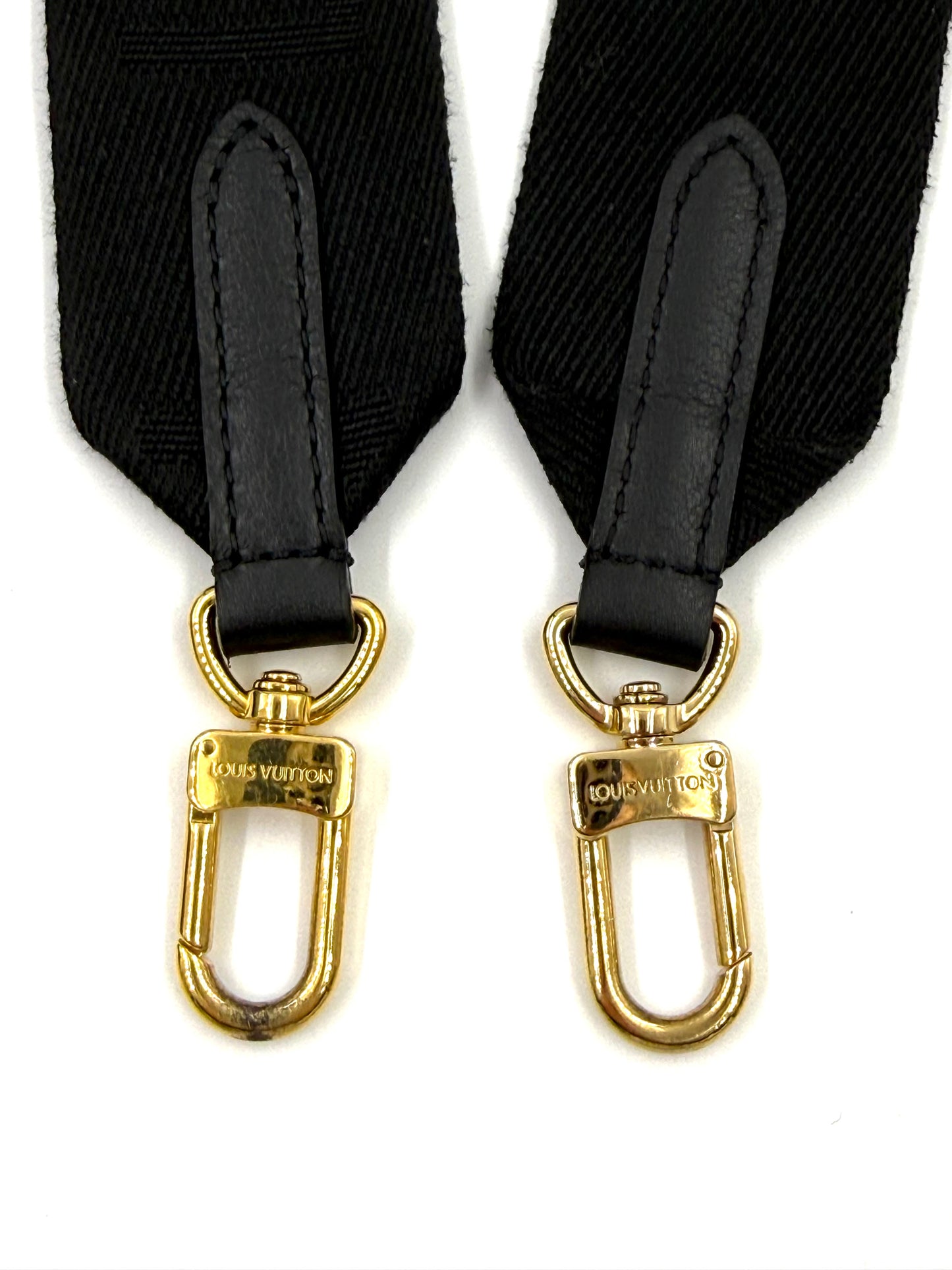 LOUIS VUITTON Coussin MM Monogram Empreinte schwarz