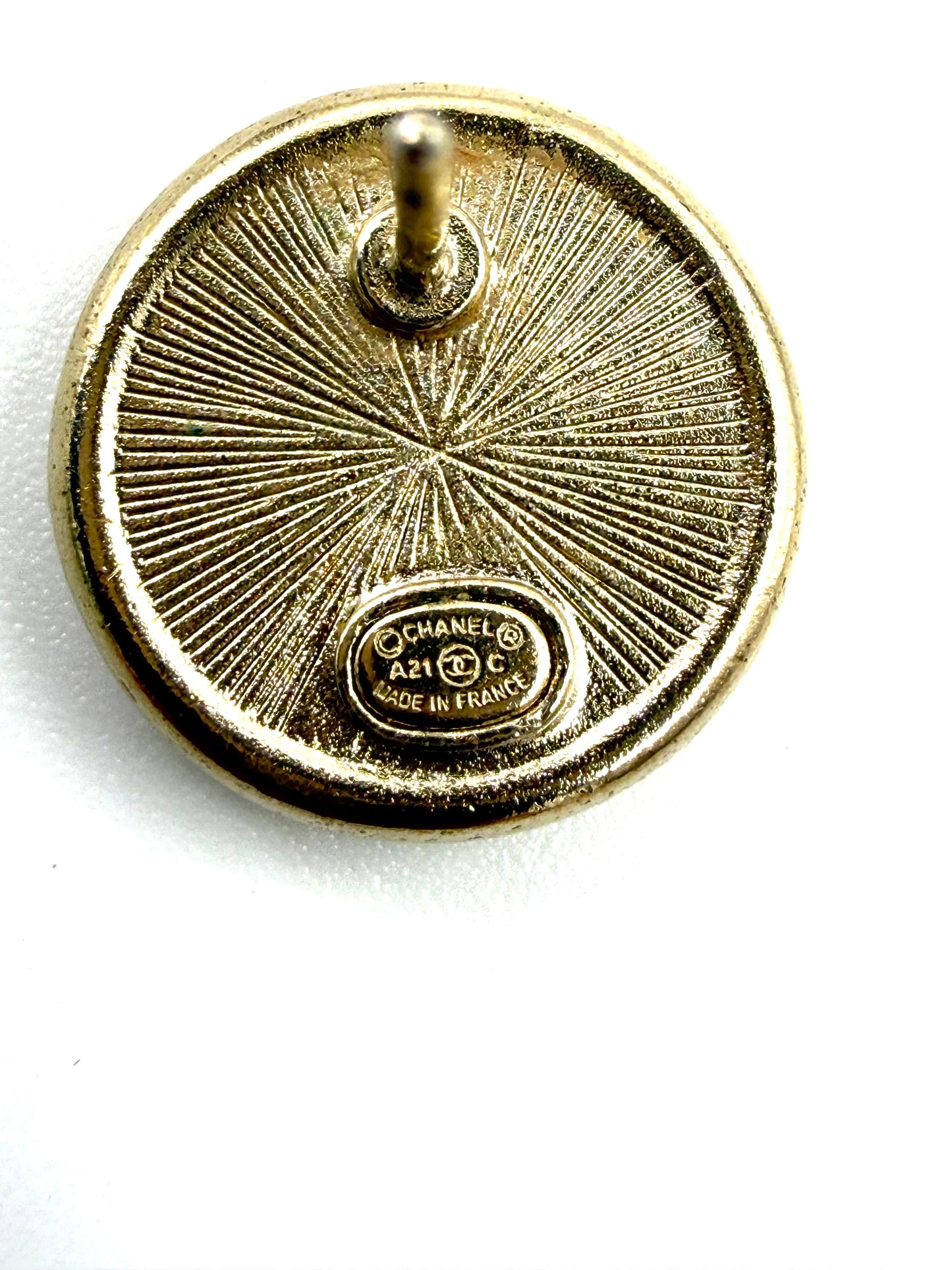 CHANEL Ohrstecker CC goldfarben