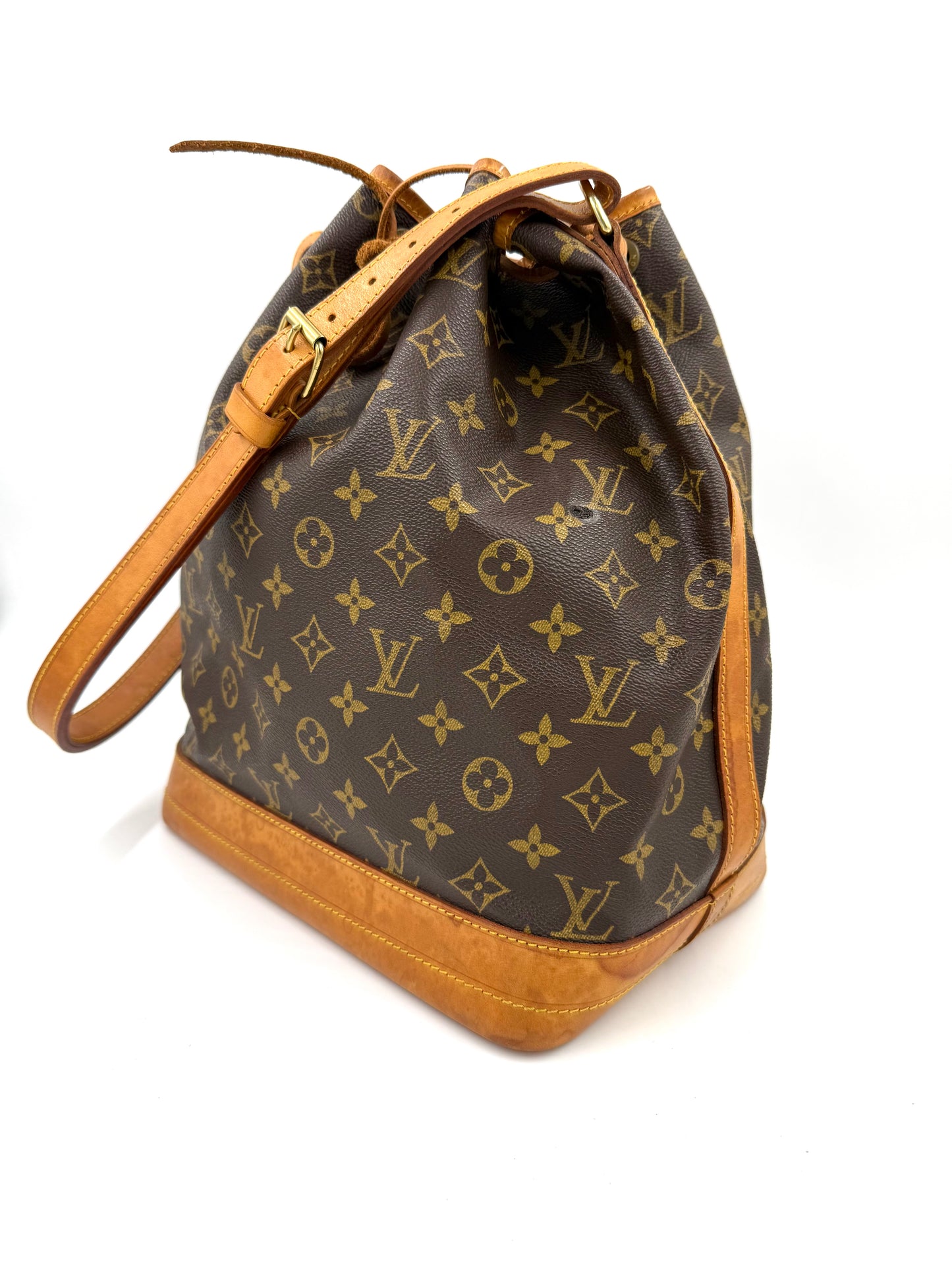 LOUIS VUITTON Noe grande Monogram Canvas