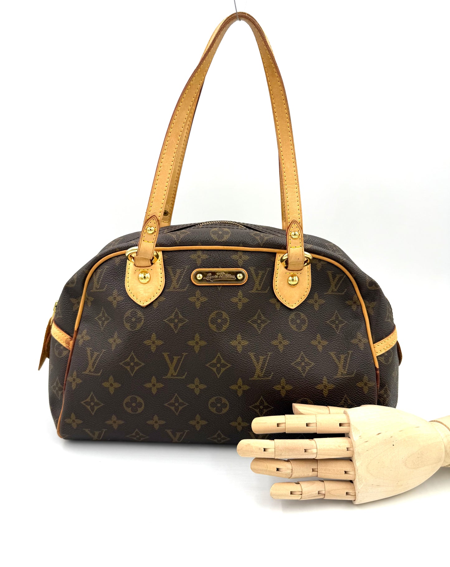 LOUIS VUITTON Montogureil Monogram Canvas