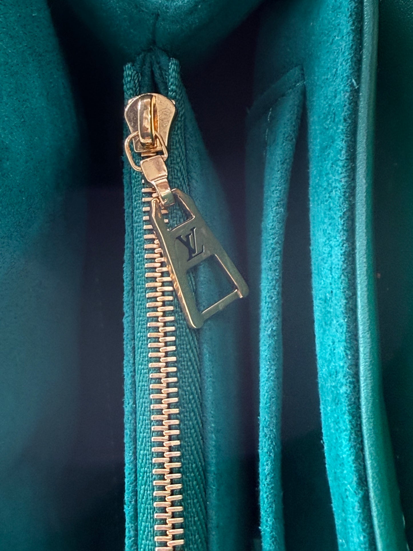 LOUIS VUITTON New Wave türkis