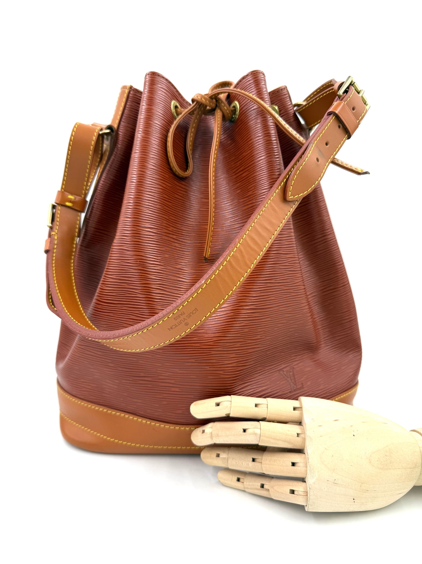 LOUIS VUITTON Noe grande Epi cognac Bicolor