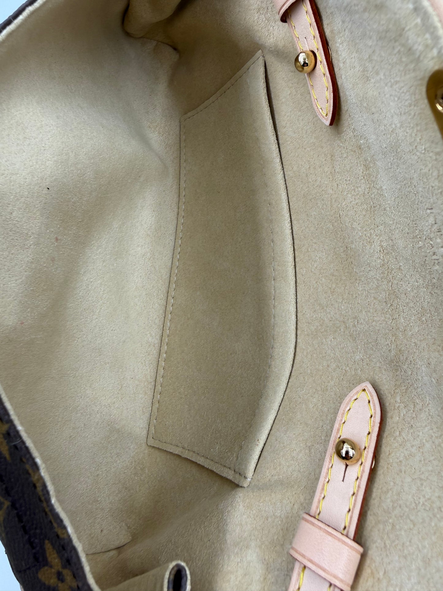 LOUIS VUITTON Pochette Beverly Monogram Canvas