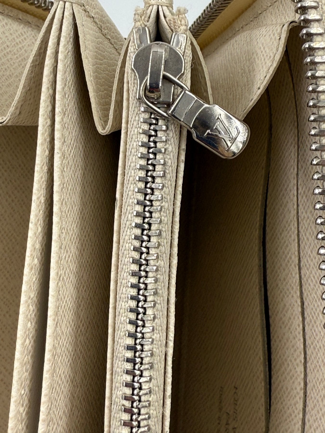 LOUIS VUITTON Zippy Epi ivory - Clutch & Macarons - CA3112 - Clutch & Macarons -