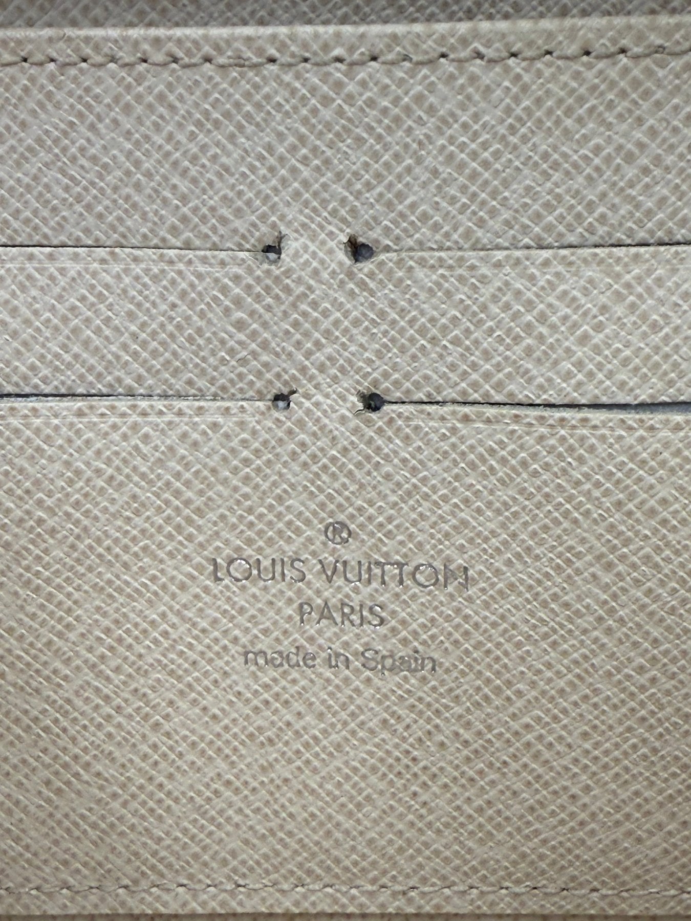LOUIS VUITTON Zippy Epi ivory - Clutch & Macarons - CA3112 - Clutch & Macarons -