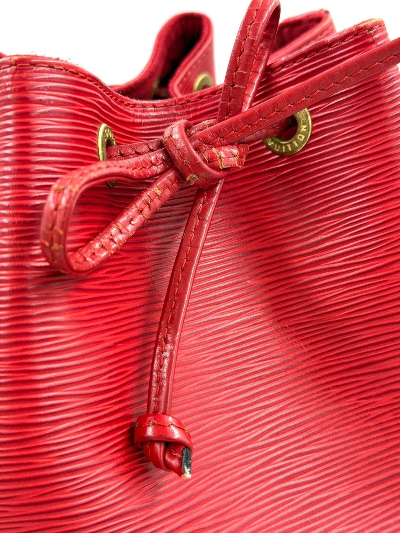 LOUIS VUITTON Sac Noe grande Epi rouge - Clutch & Macarons - AR0995 - Clutch & Macarons -