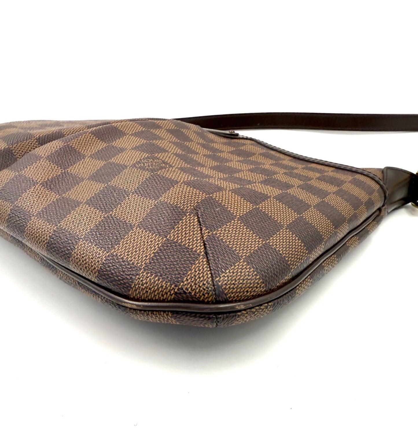 Louis Vuitton Bloomsbury Damier Ebene Tasche aus Canvas mit charakteristischem Schachbrettmuster und Lederriemen