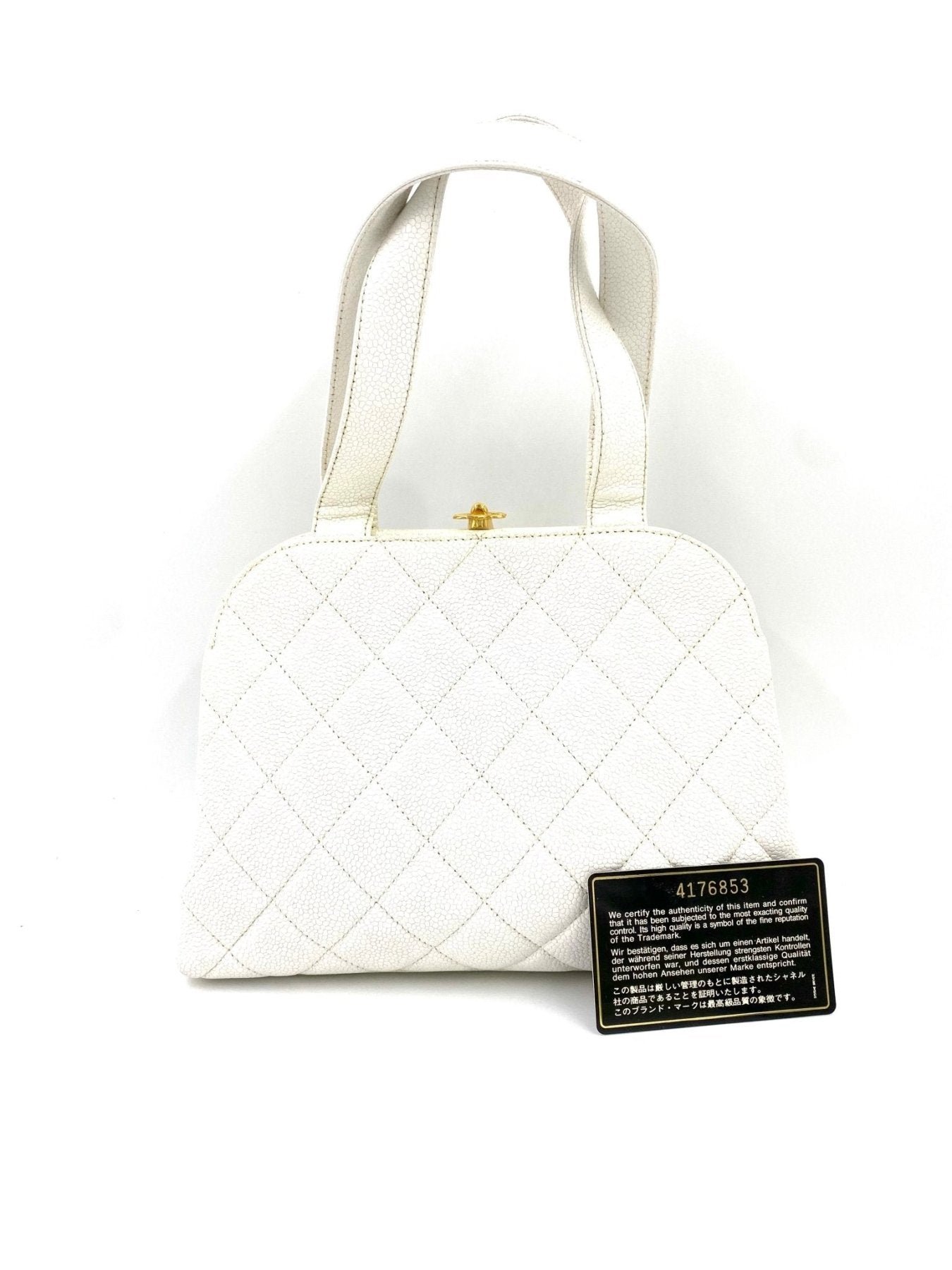 CHANEL Vintage Quilted Calfskin Handtasche in weiss mit Rautenmuster und goldenen Beschlagen, Authentizitaetskarte sichtbar