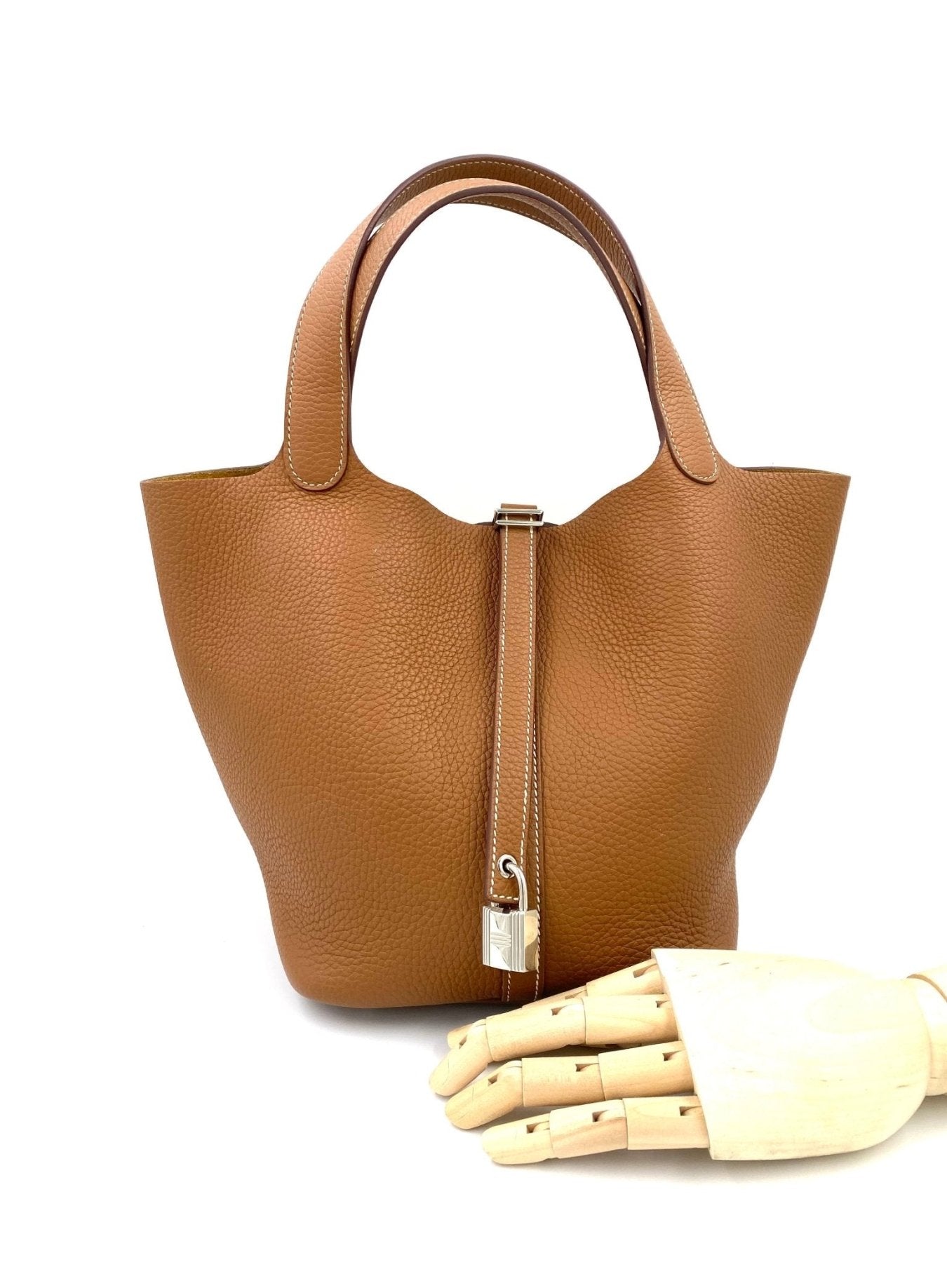 HERMES Picotin 22 Lock Gold Handtasche aus Clemence Leder in Cognac mit Palladium Verschluss, klassisches Design