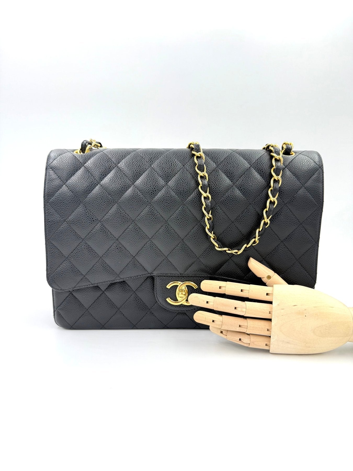 CHANEL Timeless Double Flap Maxi Caviar - Clutch & Macarons - 24988192 - Clutch & Macarons -