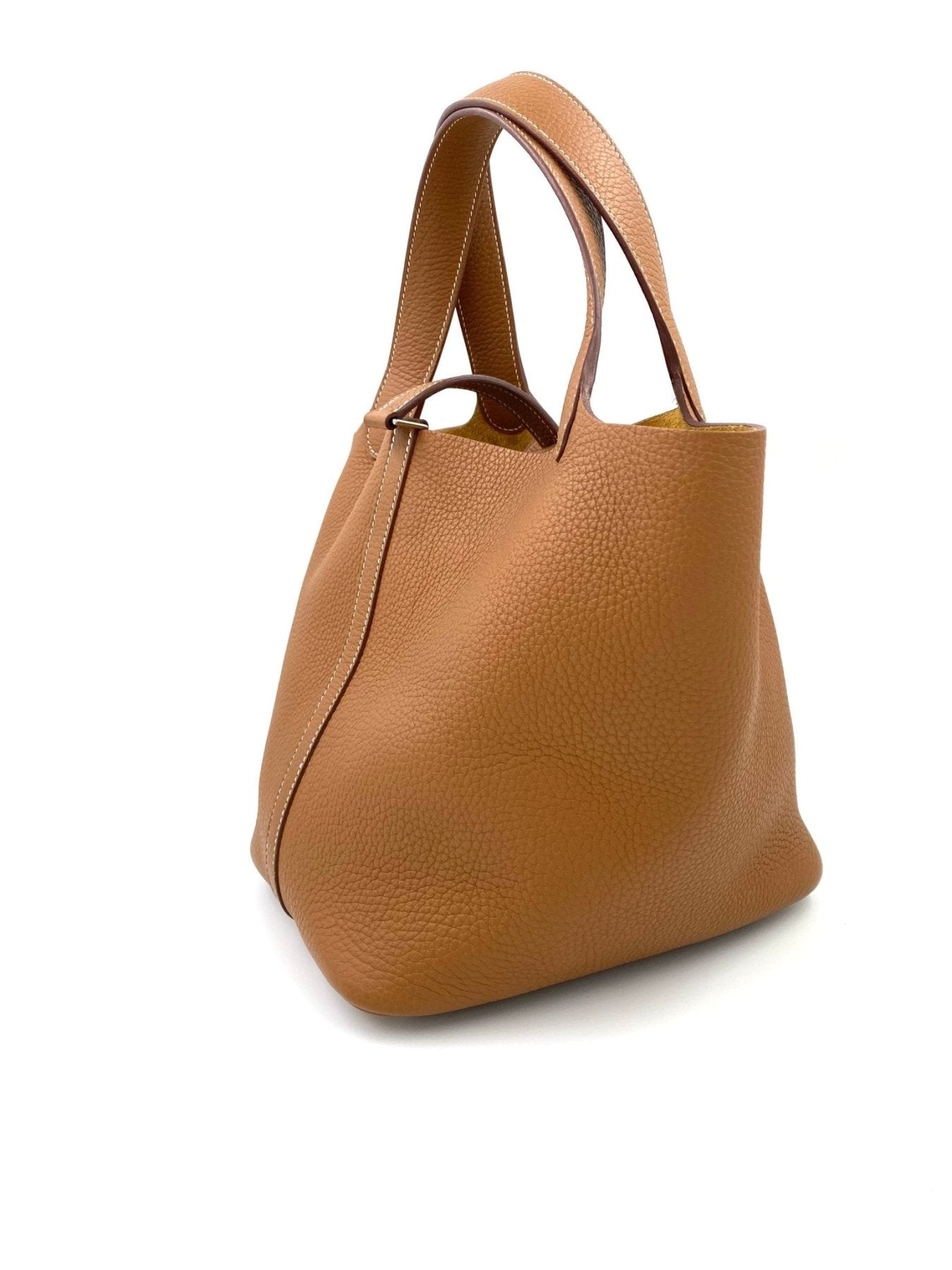 HERMES Picotin 22 Lock Handtasche in Gold aus Taurillon Clemence Leder mit Palladium Beschlagen, seitliche Ansicht