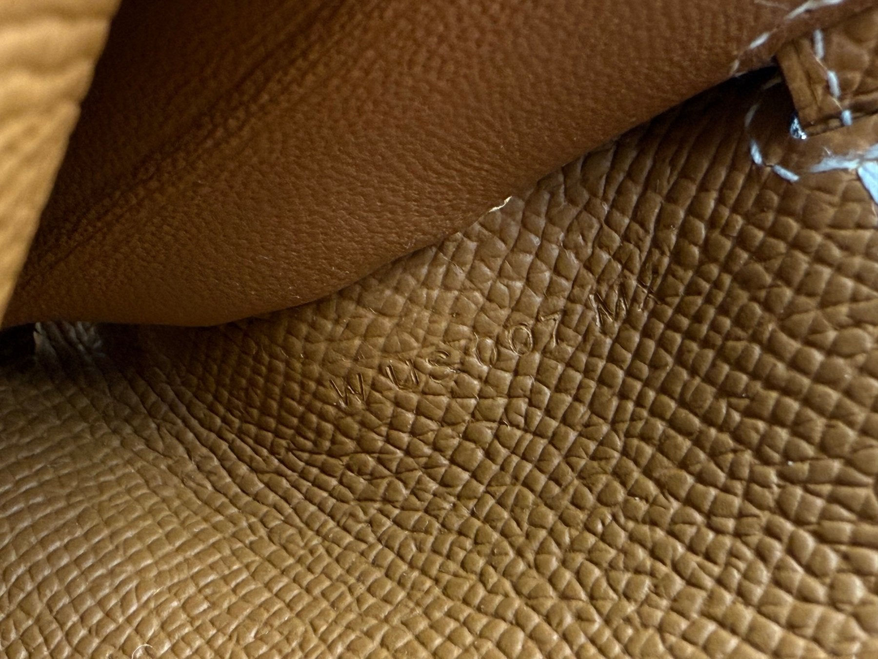 HERMÈS Kelly to Go Tressage Epsom Gold - Clutch & Macarons - W - Clutch & Macarons -