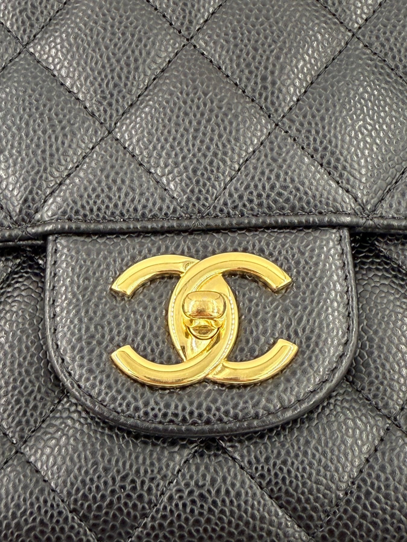 CHANEL Timeless Double Flap Maxi Caviar - Clutch & Macarons - 24988192 - Clutch & Macarons -