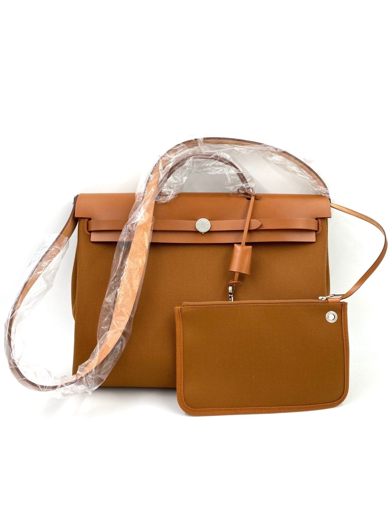 Hermes Herbag Messenger 39 in Fauve Leder und Stoff, neu mit Pochette, noch original verpackt, verstellbarer Schulterriemen
