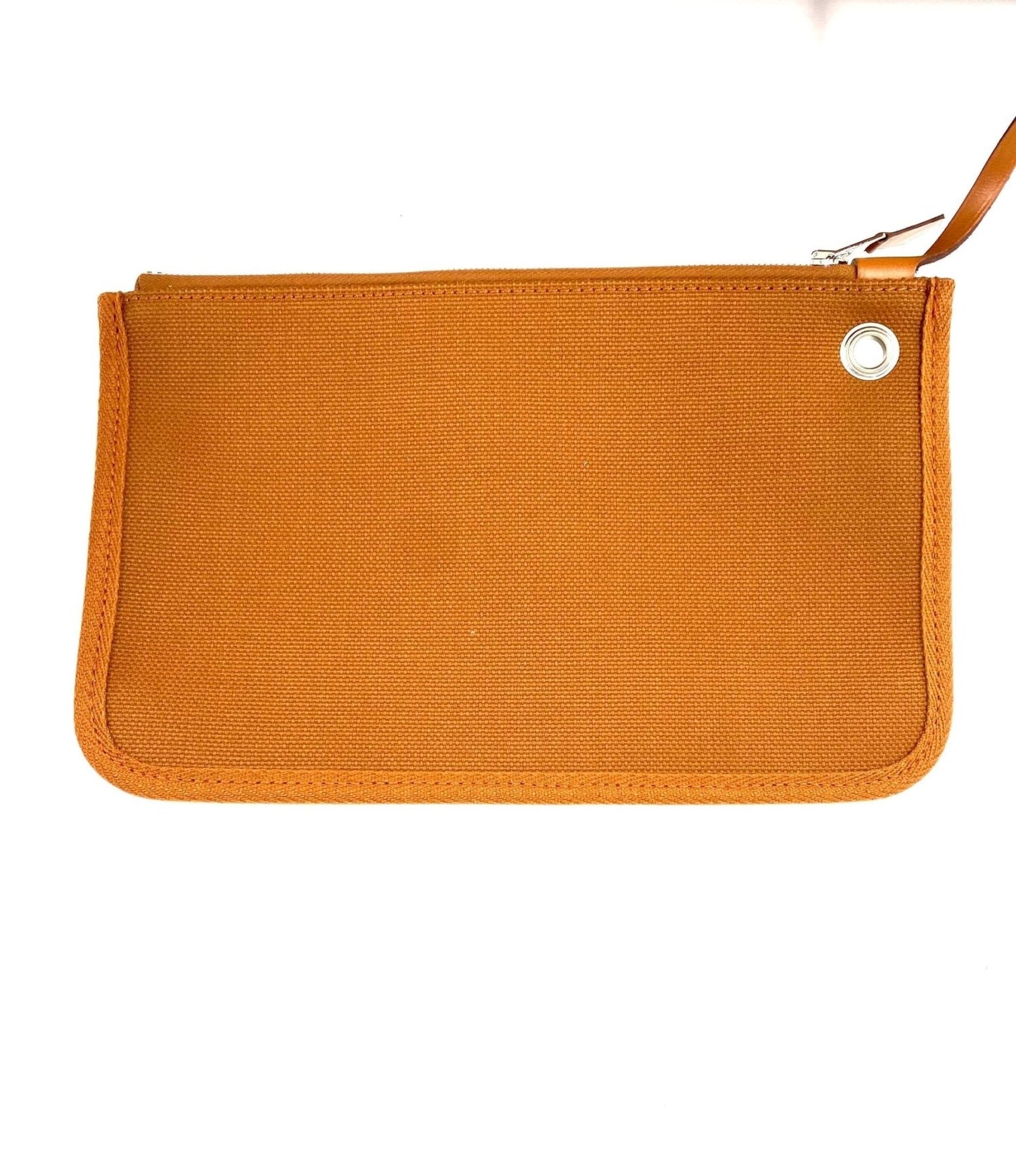 Hermes Herbag Messenger 39 in cognacfarbenem Stoff und Leder mit Reissverschluss und Palladiumbeschlagen