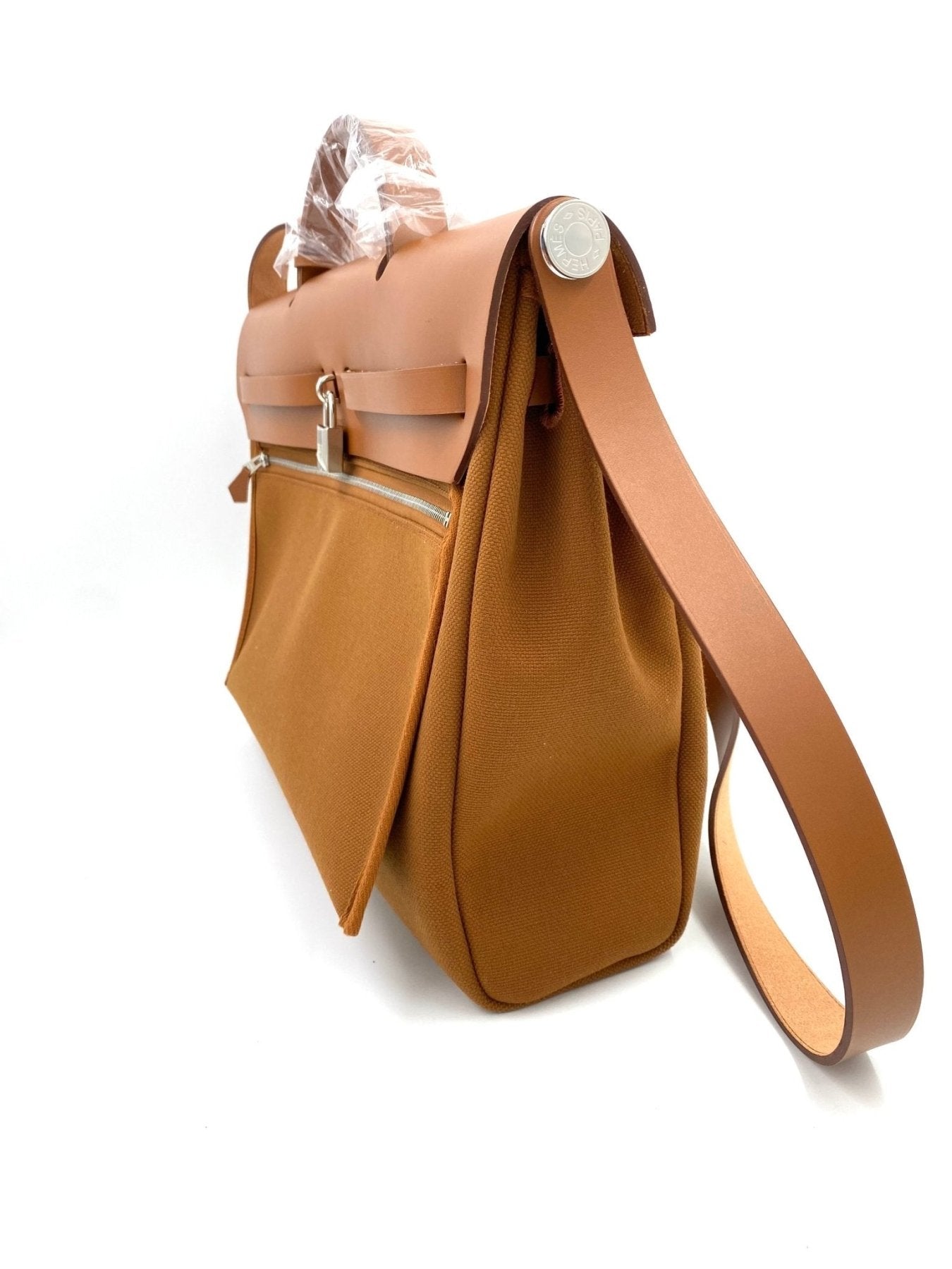 HERMES Herbag Messenger 39 in braun, aus Stoff und Leder, mit Palladium-Hardware und verstellbarem Schulterriemen