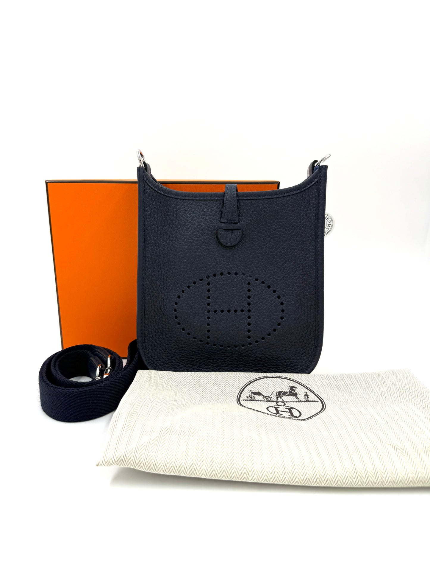 HERMÈS Evelyne 16 Bleu Nuit PHW