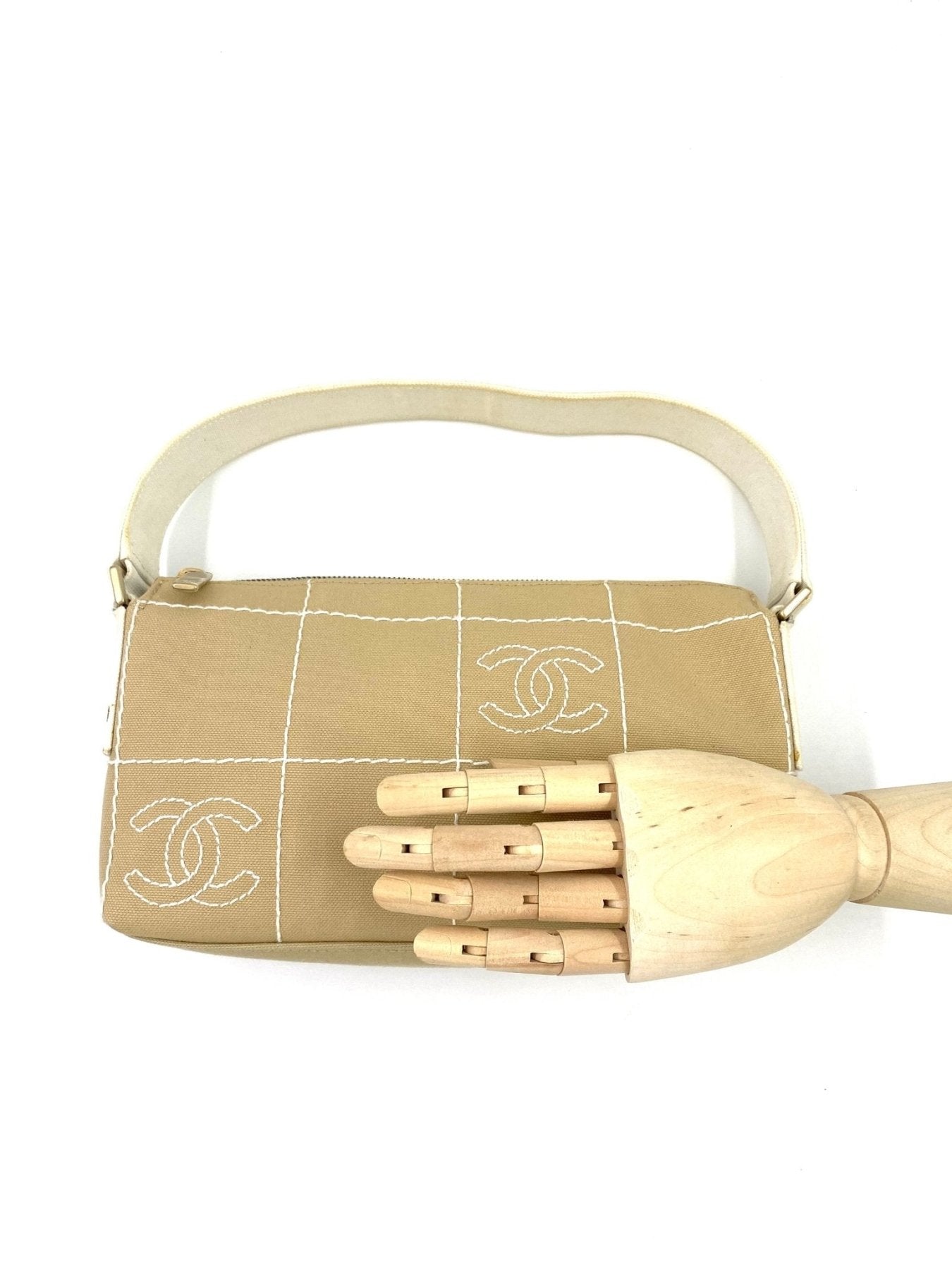 CHANEL Canvas CC Clutch beige - Clutch & Macarons - 8273441 - Clutch & Macarons -