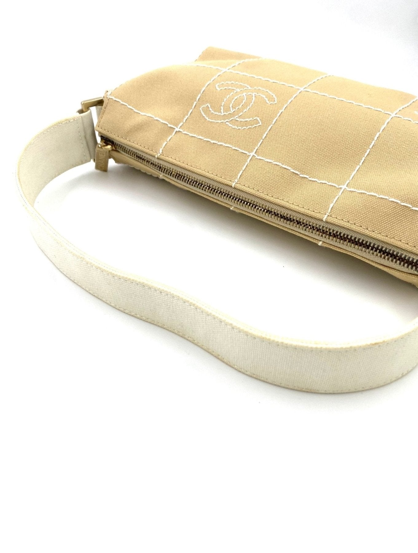 CHANEL Canvas CC Clutch beige - Clutch & Macarons - 8273441 - Clutch & Macarons -