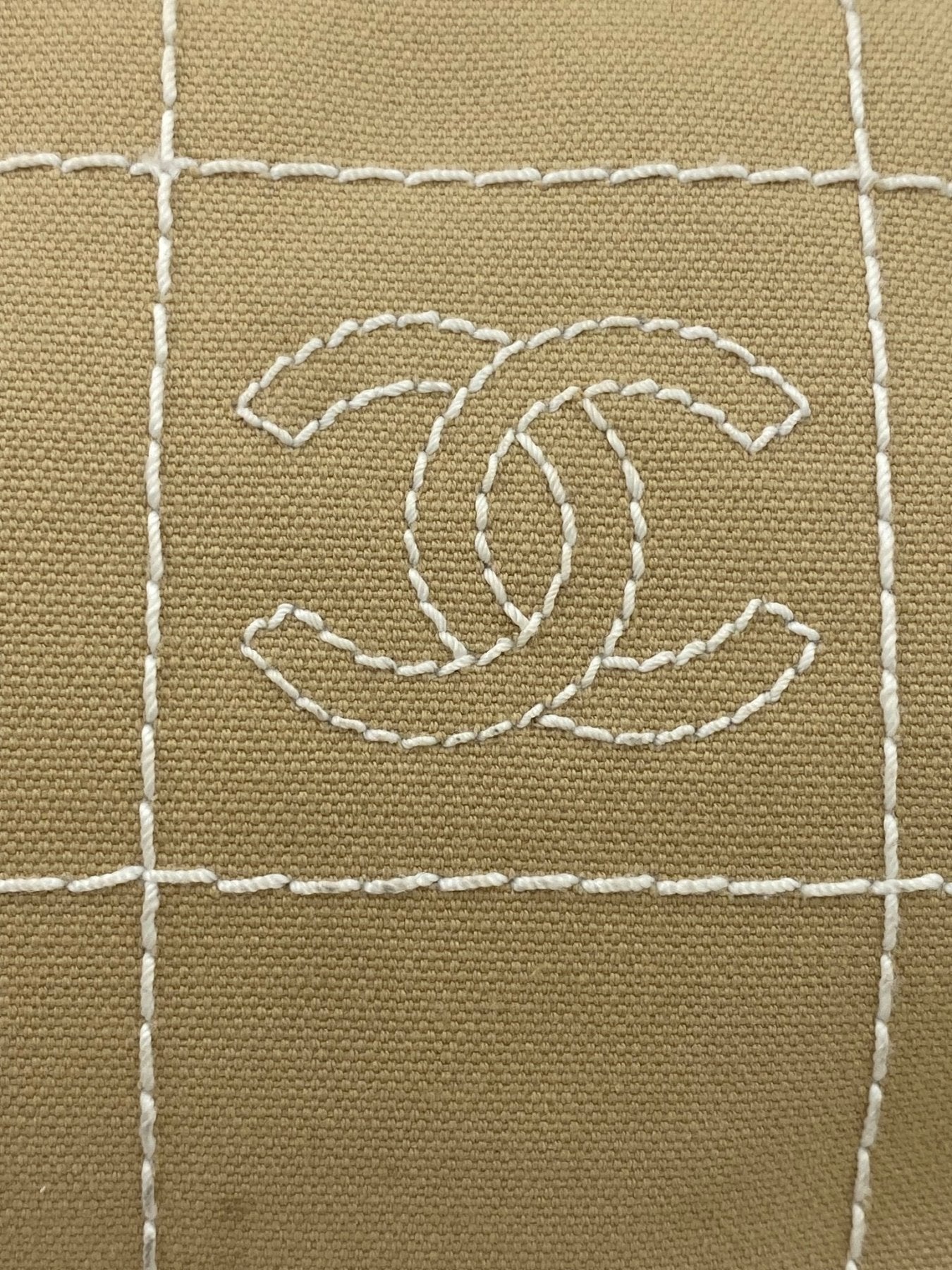 CHANEL Canvas CC Clutch beige - Clutch & Macarons - 8273441 - Clutch & Macarons -