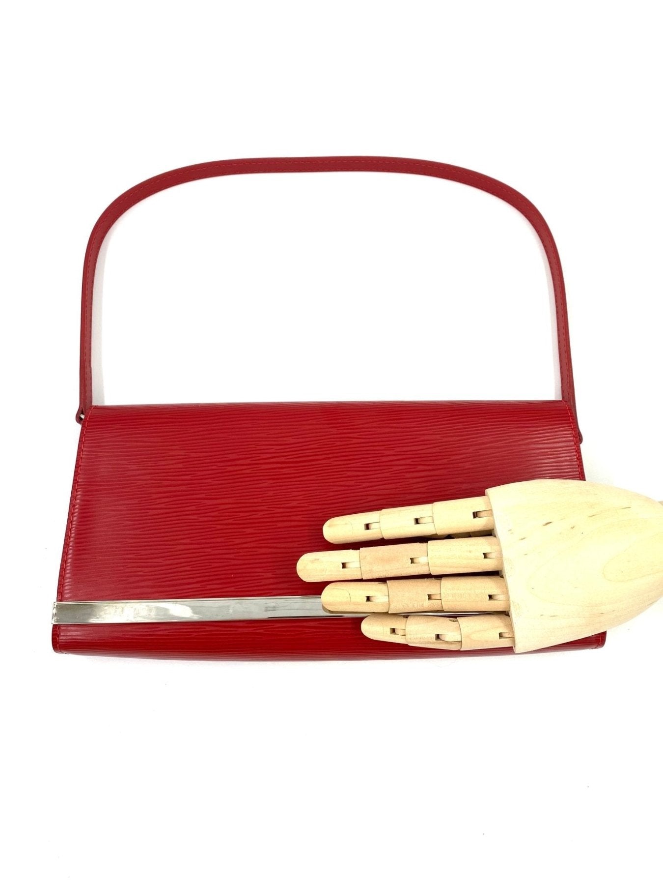 LOUIS VUITTON Pochette Sevigne Epi rouge - Clutch & Macarons - SN5111 - Clutch & Macarons -