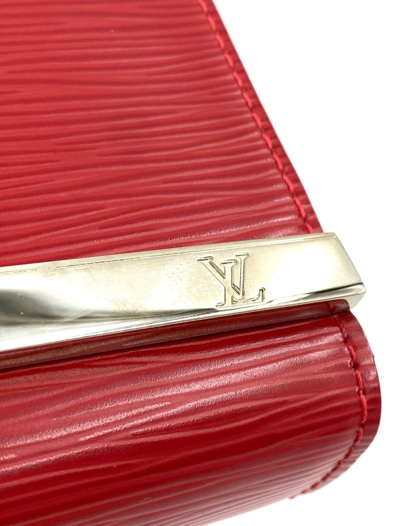 LOUIS VUITTON Pochette Sevigne Epi rouge - Clutch & Macarons - SN5111 - Clutch & Macarons -