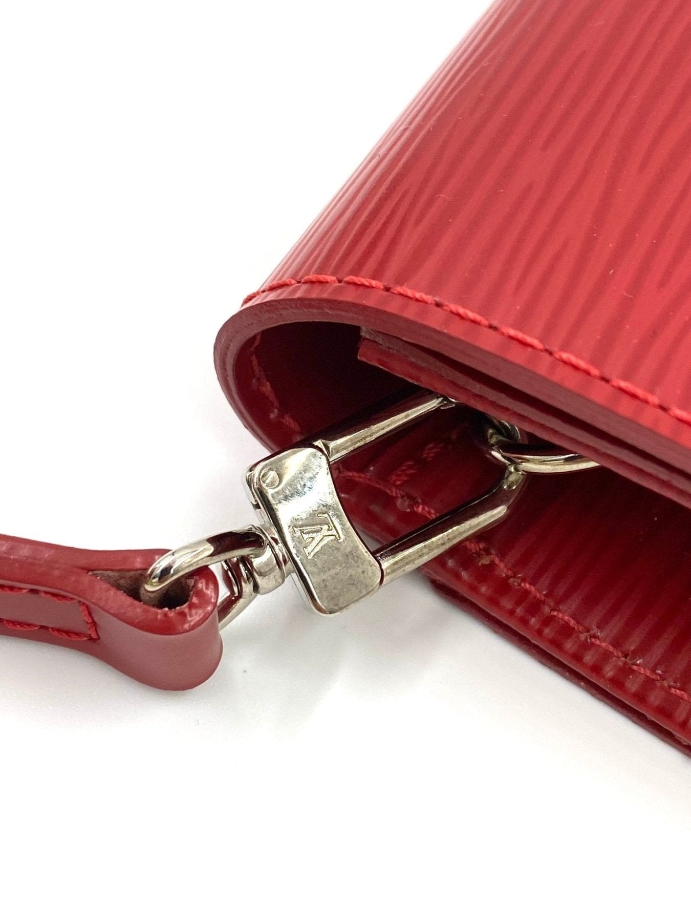 LOUIS VUITTON Pochette Sevigne Epi rouge - Clutch & Macarons - SN5111 - Clutch & Macarons -