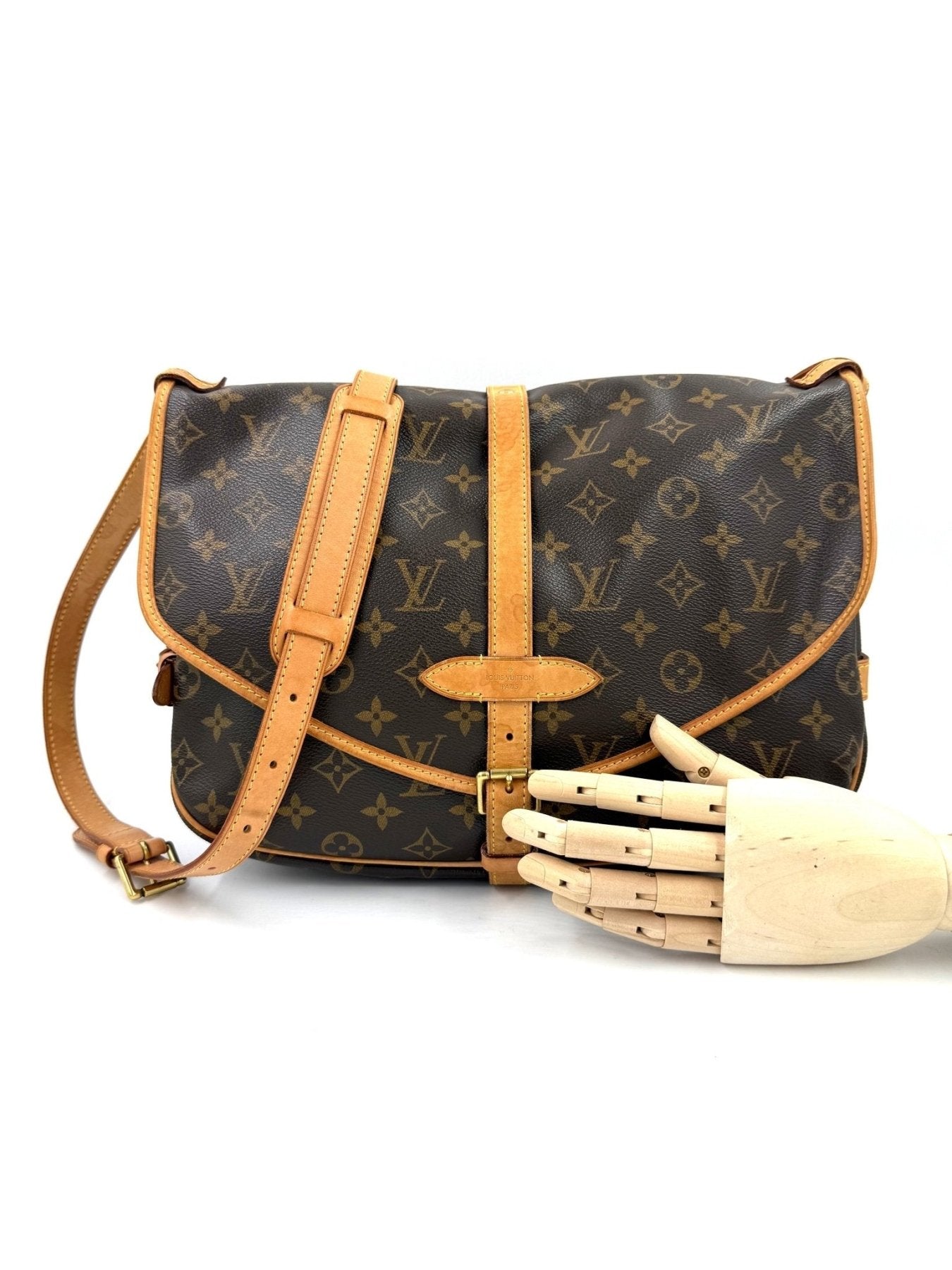 Louis Vuitton Saumur 35 Monogram Canvas Tasche mit verstellbarem Lederriemen und klassischem LV-Muster aus 2012