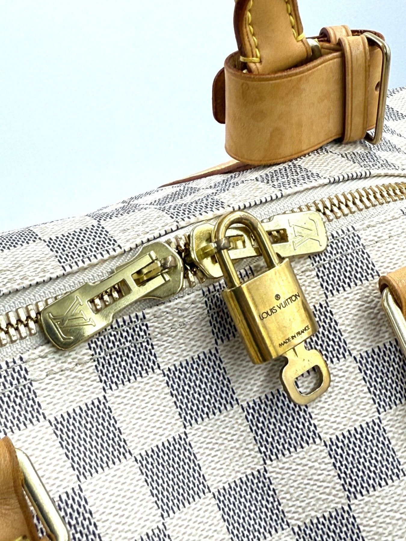 Louis Vuitton Keepall 50 Damier Azur Tasche mit goldenem Schloss und Reissverschluss im klassischen Schachbrettmuster