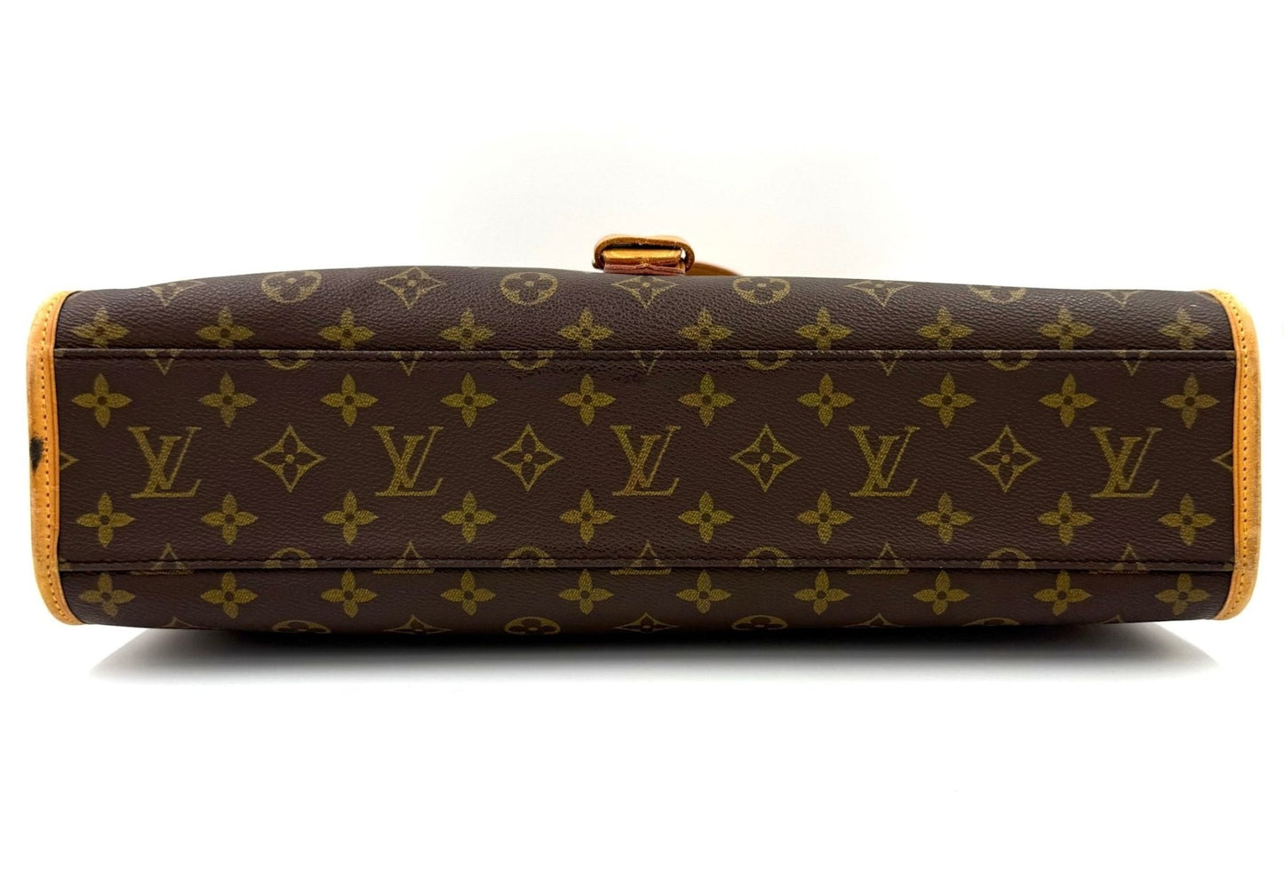 Louis Vuitton Bel Air Monogram Canvas Vintage Tasche mit braunem Monogram-Muster und honigfarbenen Lederdetails von oben fotografiert