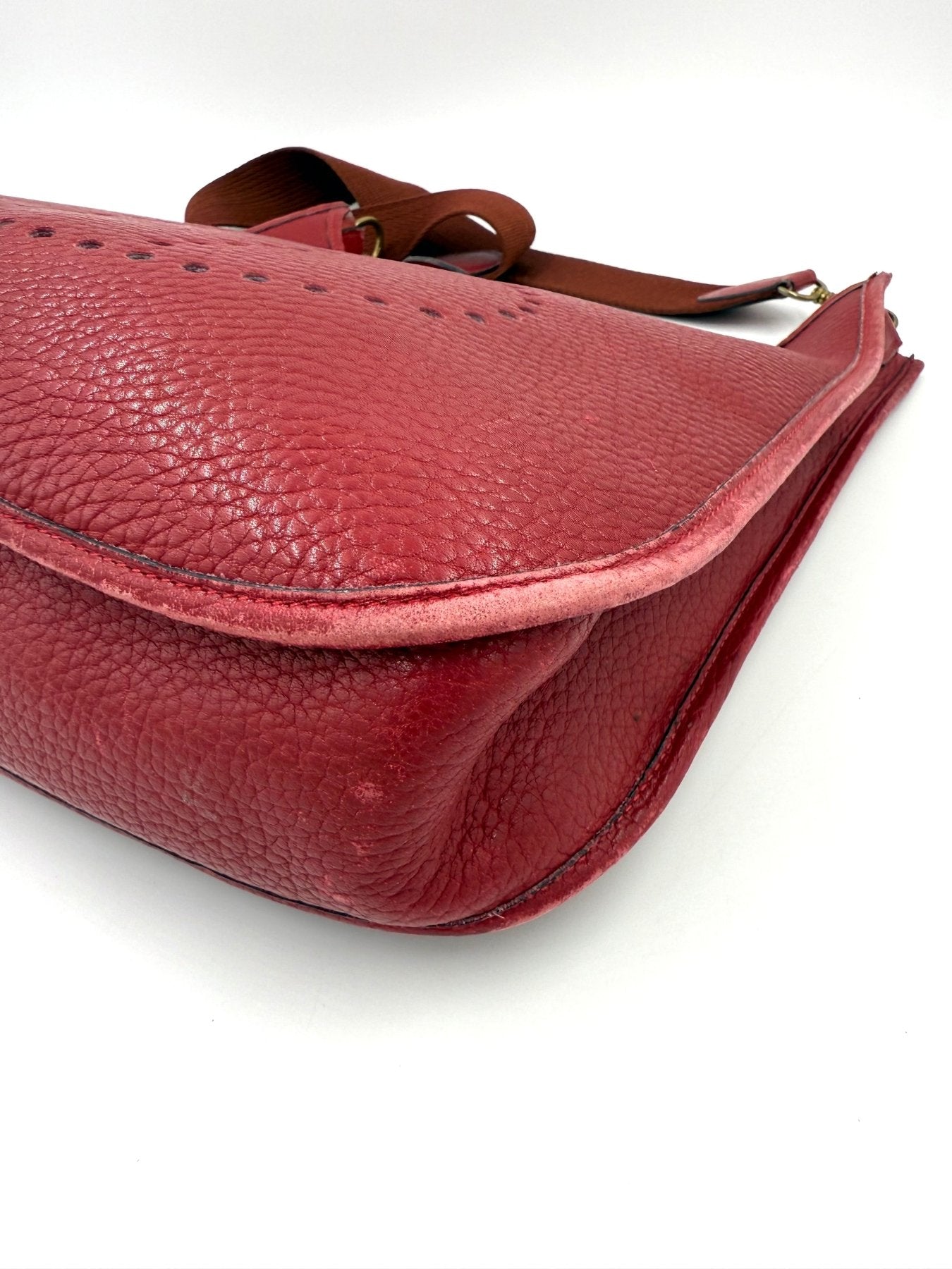 HERMÈS Vintage Evelyne 33 rouge Clemenceleder - Clutch & Macarons - unlesbar - Clutch & Macarons -