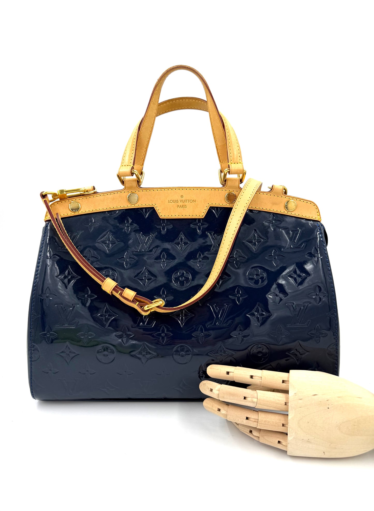 LOUIS VUITTON Brea MM Monogram Vernis infini