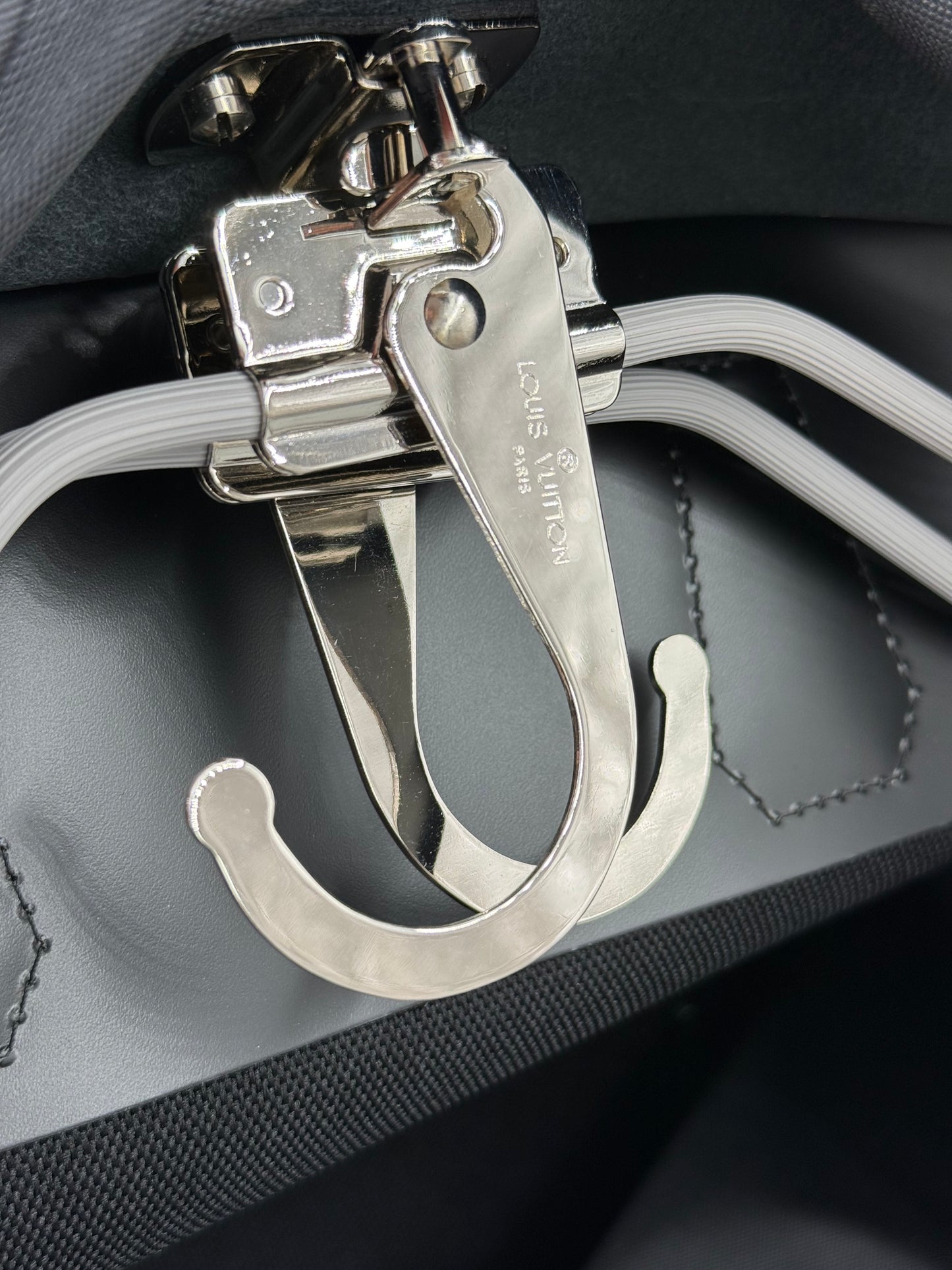 LOUIS VUITTON Garment Cover Damier Graphite